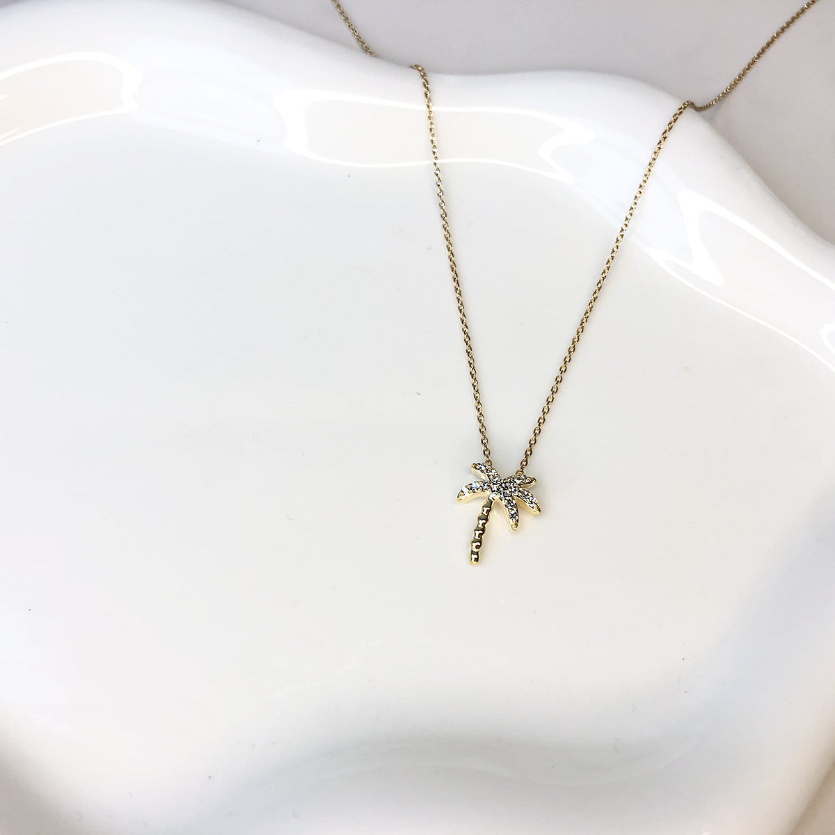 10K Yellow Gold 1/10 Cttw Round Diamond Palm Tree 18" Inch Pendant Necklace (H-I Color, I1-I2 Clarity)