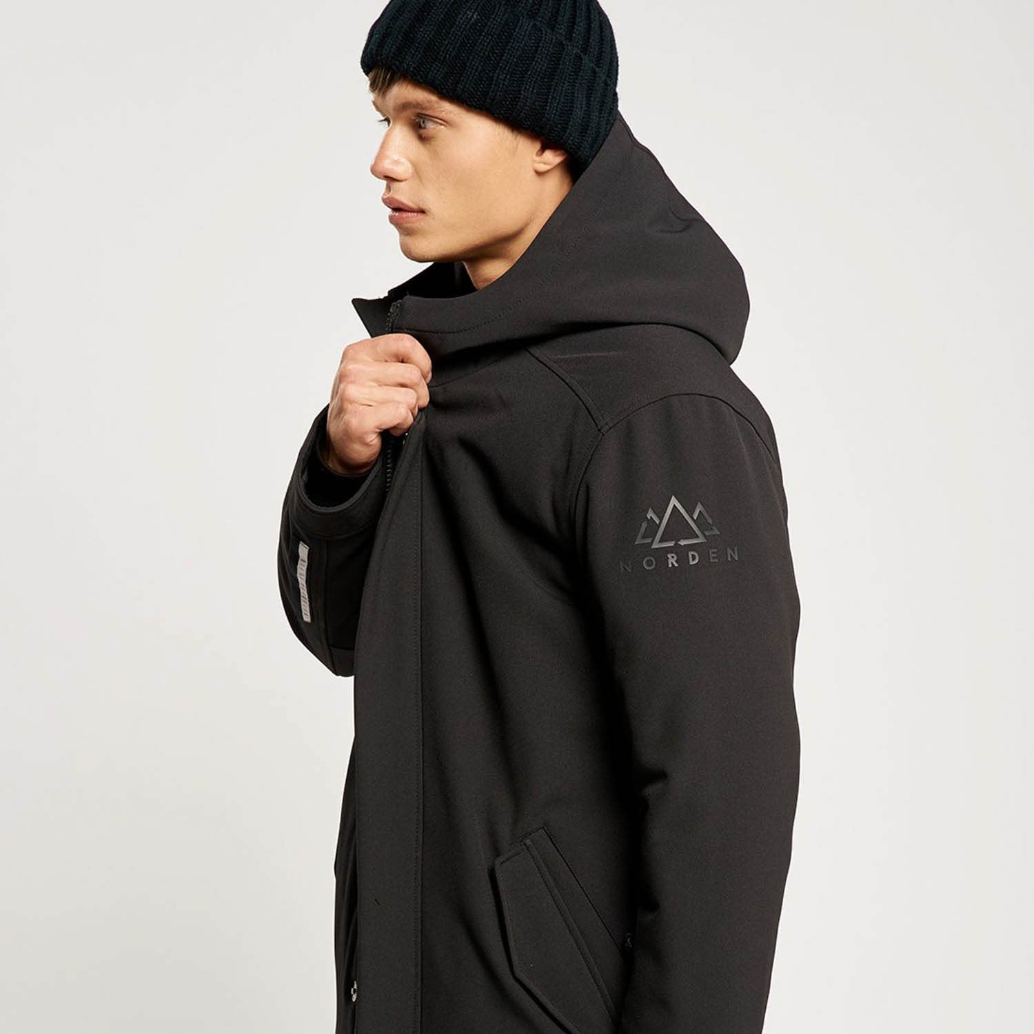 Matias Jacket // Black