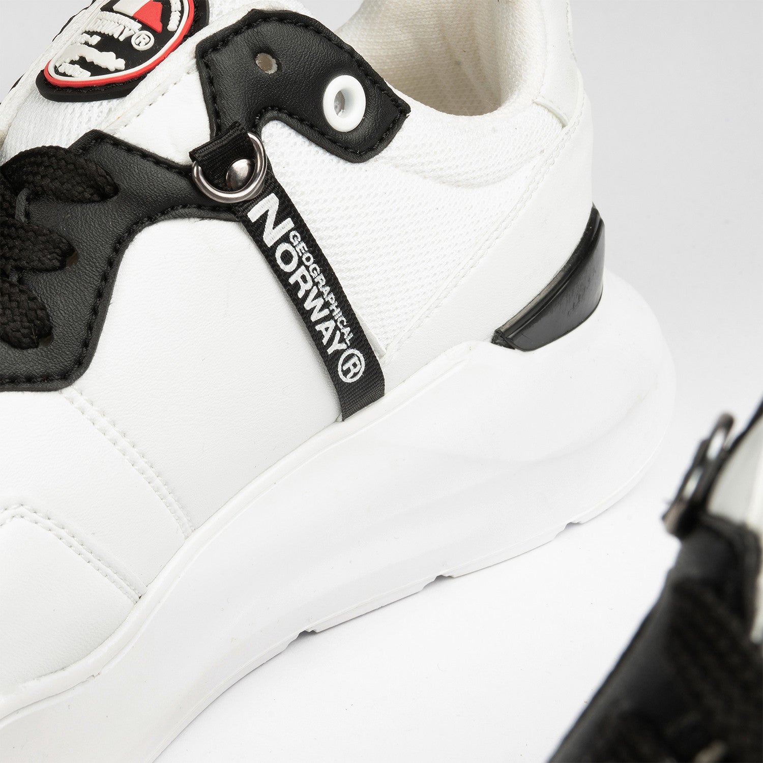 Nicholas Sneaker // White