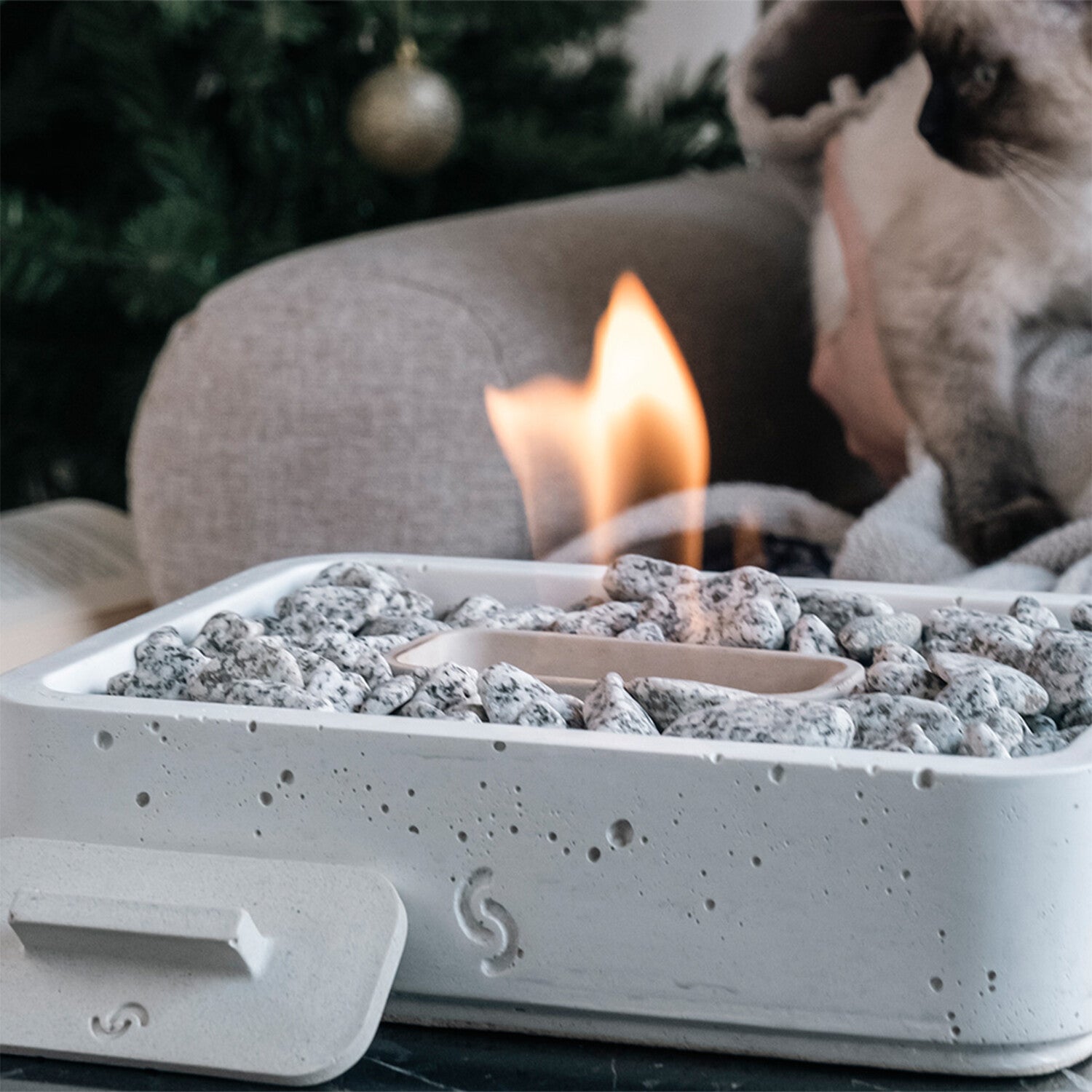 Confire Light Tabletop Fireplace // Single Chamber
