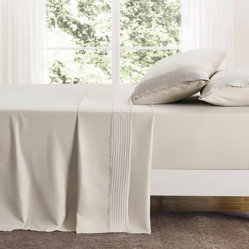 Bamboo 4 Piece 1800 Thread Count luxurious Ultra-soft Waffle Hem Sheet Set