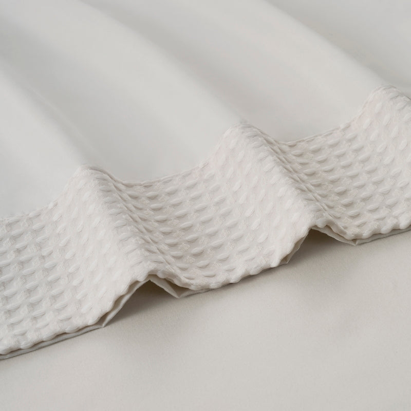 Bamboo 4 Piece 1800 Thread Count luxurious Ultra-soft Waffle Hem Sheet Set