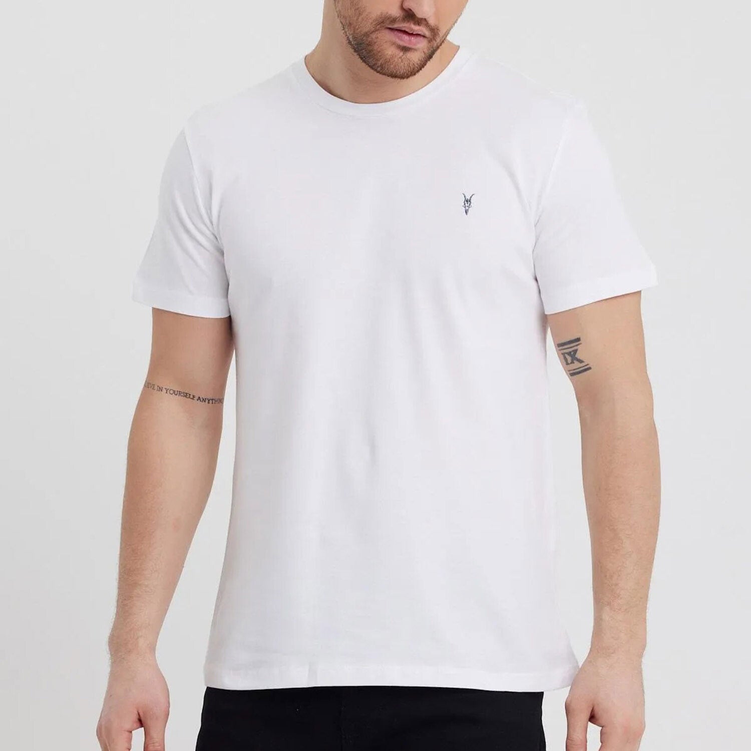 Set of 3 // Crewneck Regular Fit T-Shirts // Black + White + Navy