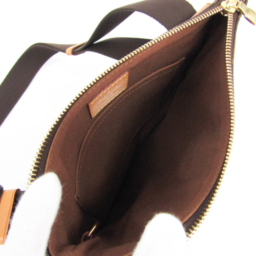 Louis Vuitton Pochette Valmy · Monogram