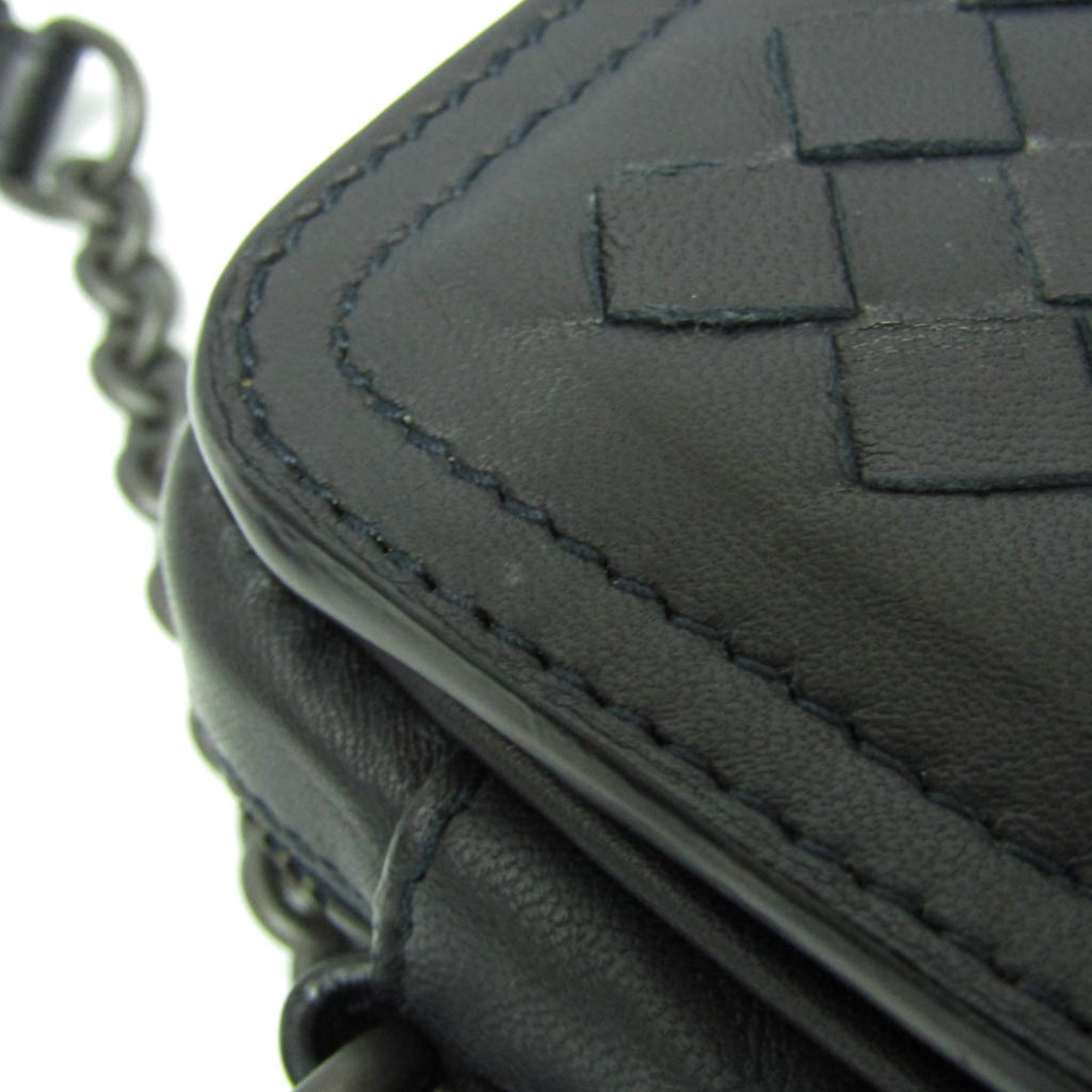 Bottega Veneta Intrecciato · Leather