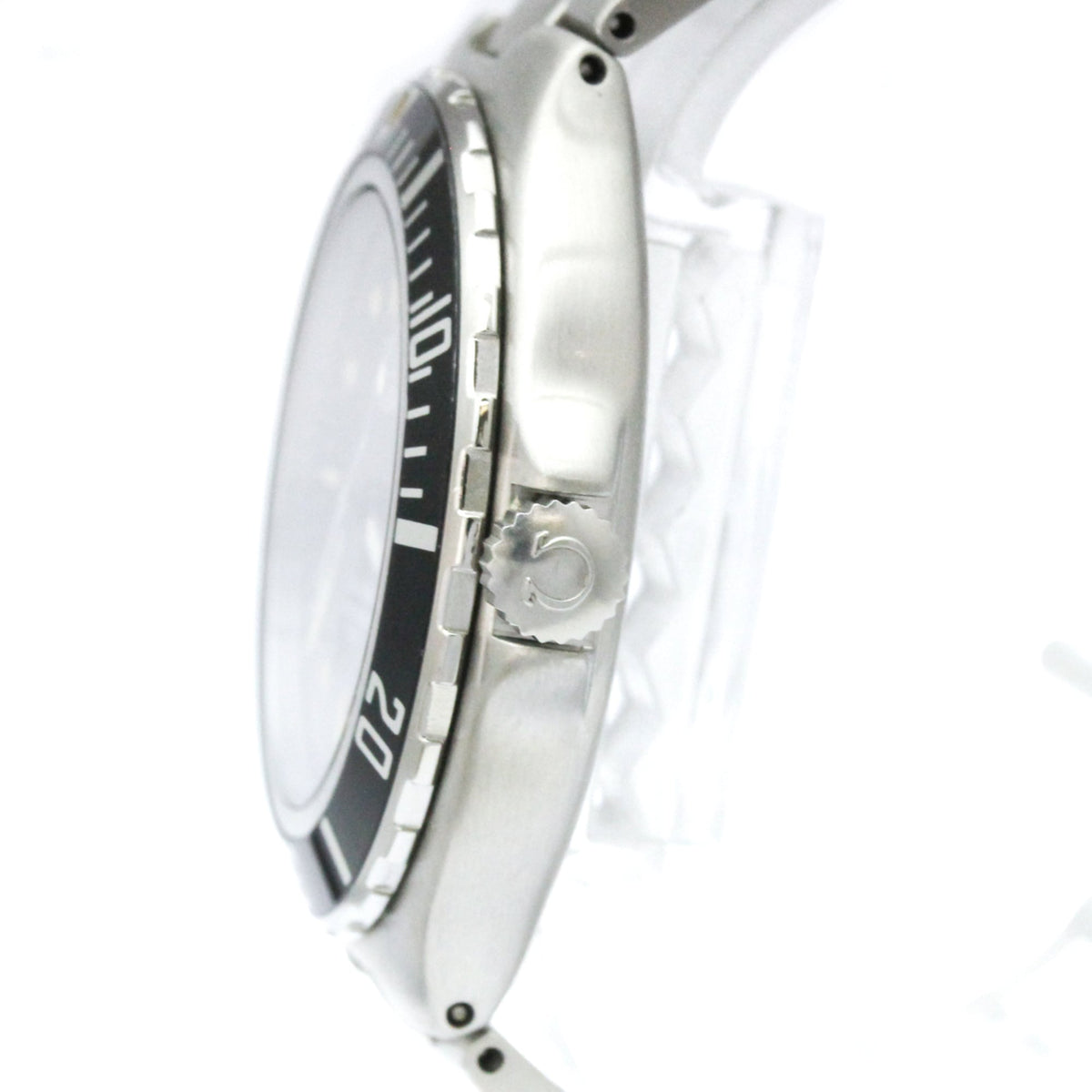 Omega Seamaster Professional 200M · Quartz