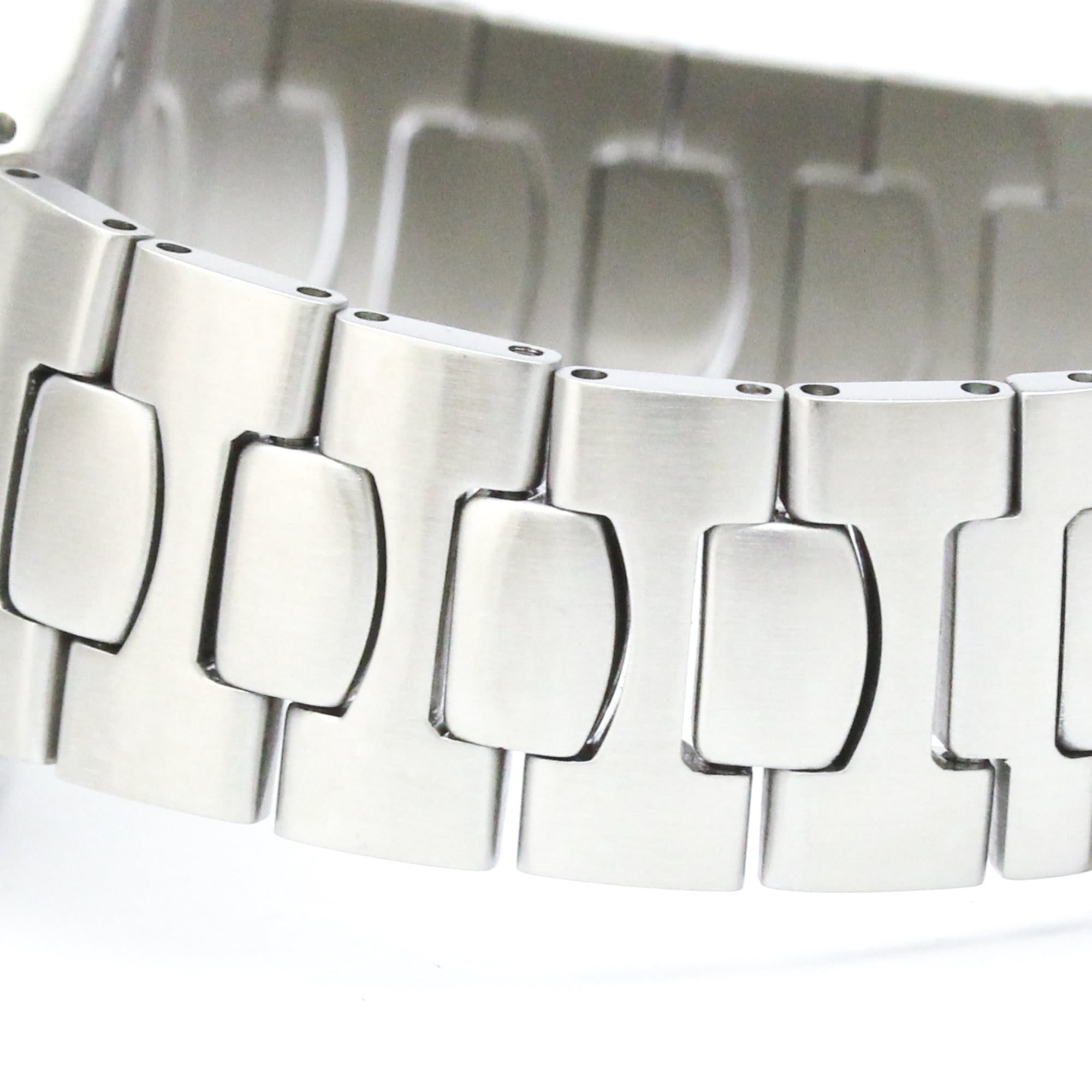 Omega Seamaster Professional · Steel · Quartz