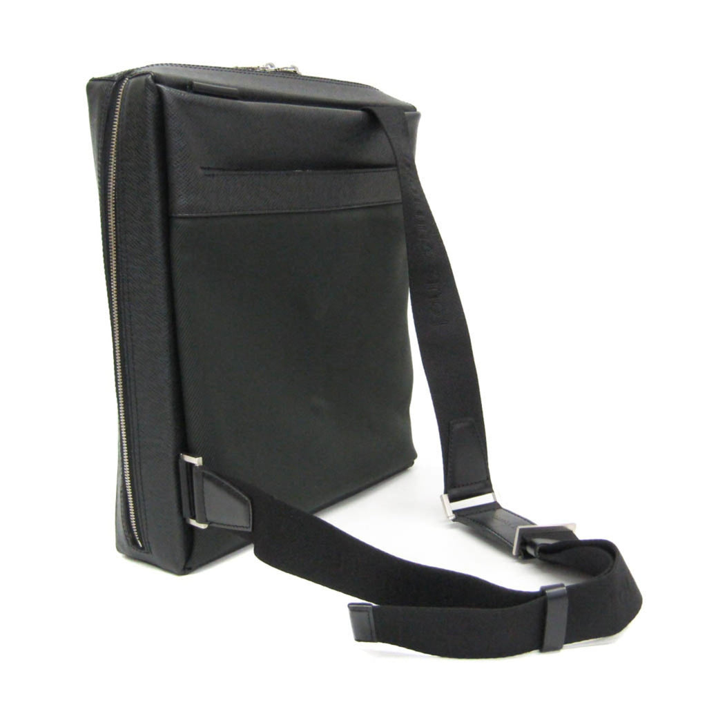 Louis Vuitton Taiga Beluga · Shoulder Bag