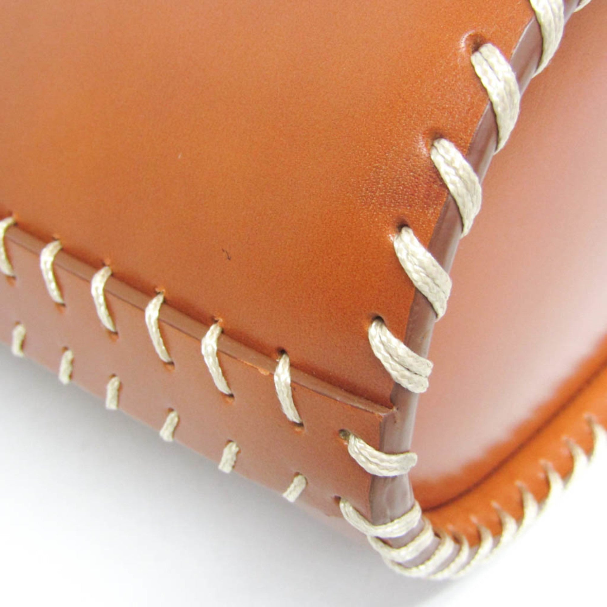 Chloé Loela · Small Bucket