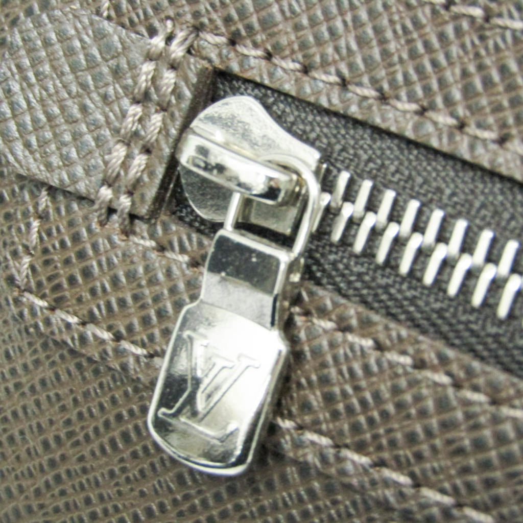 Louis Vuitton Taiga Pavel · Grizzly