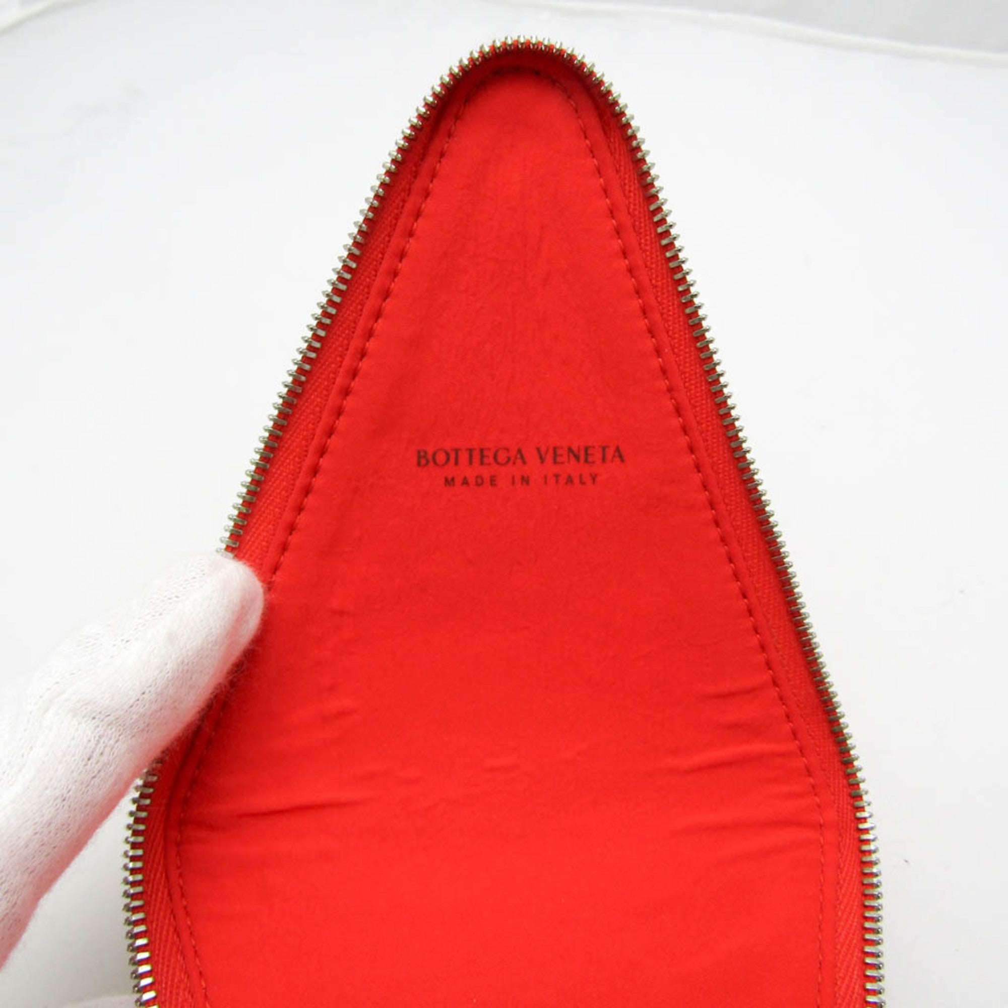 Bottega Veneta Intrecciato Pyramid · Leather