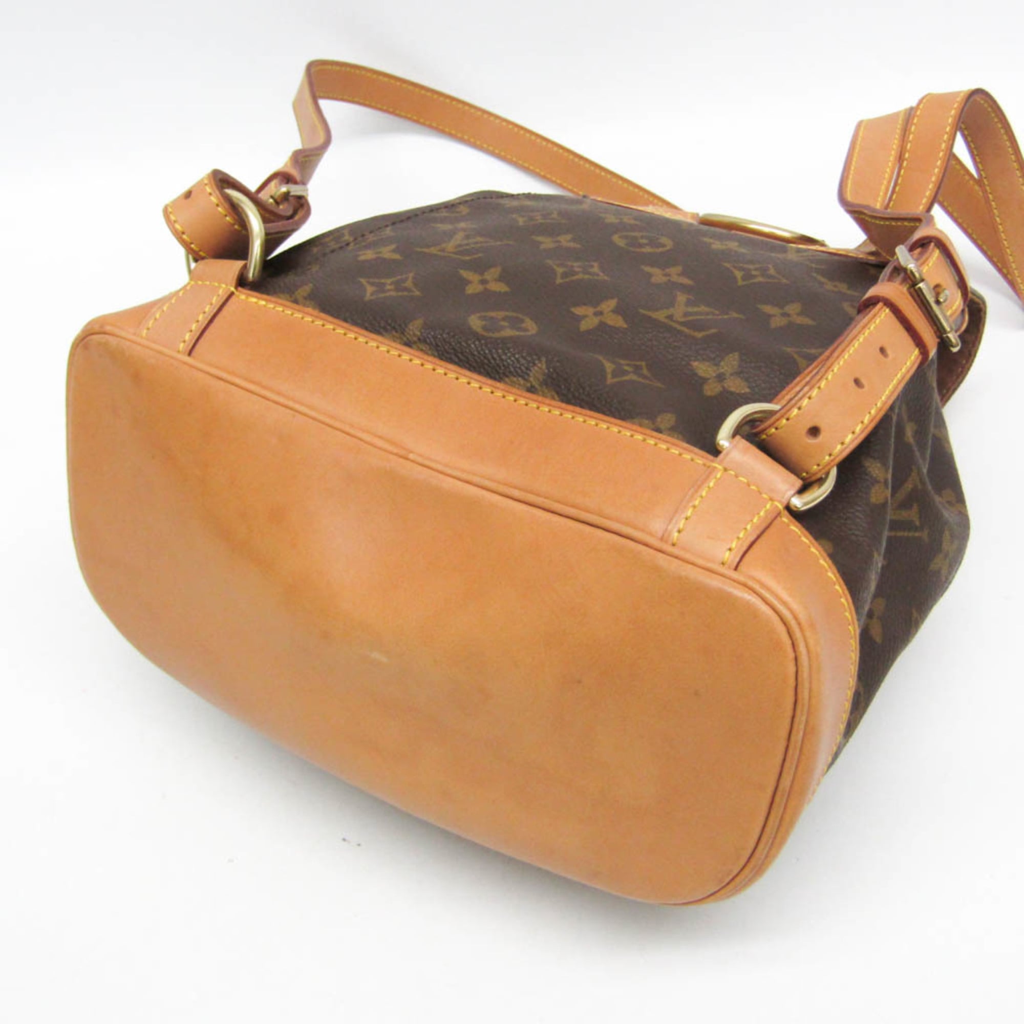 Louis Vuitton Montsouris MM · Monogram