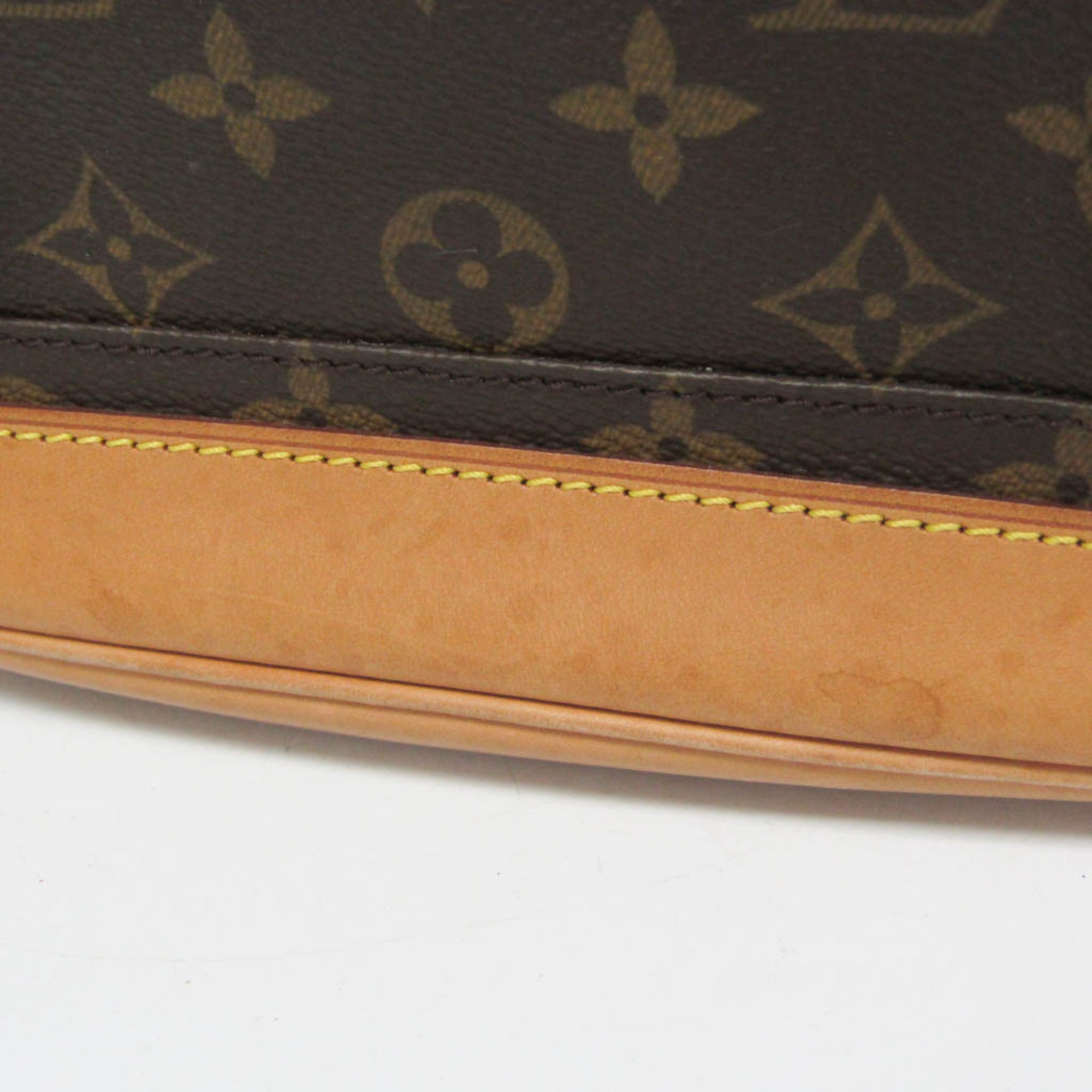 Louis Vuitton Montsouris MM · Monogram