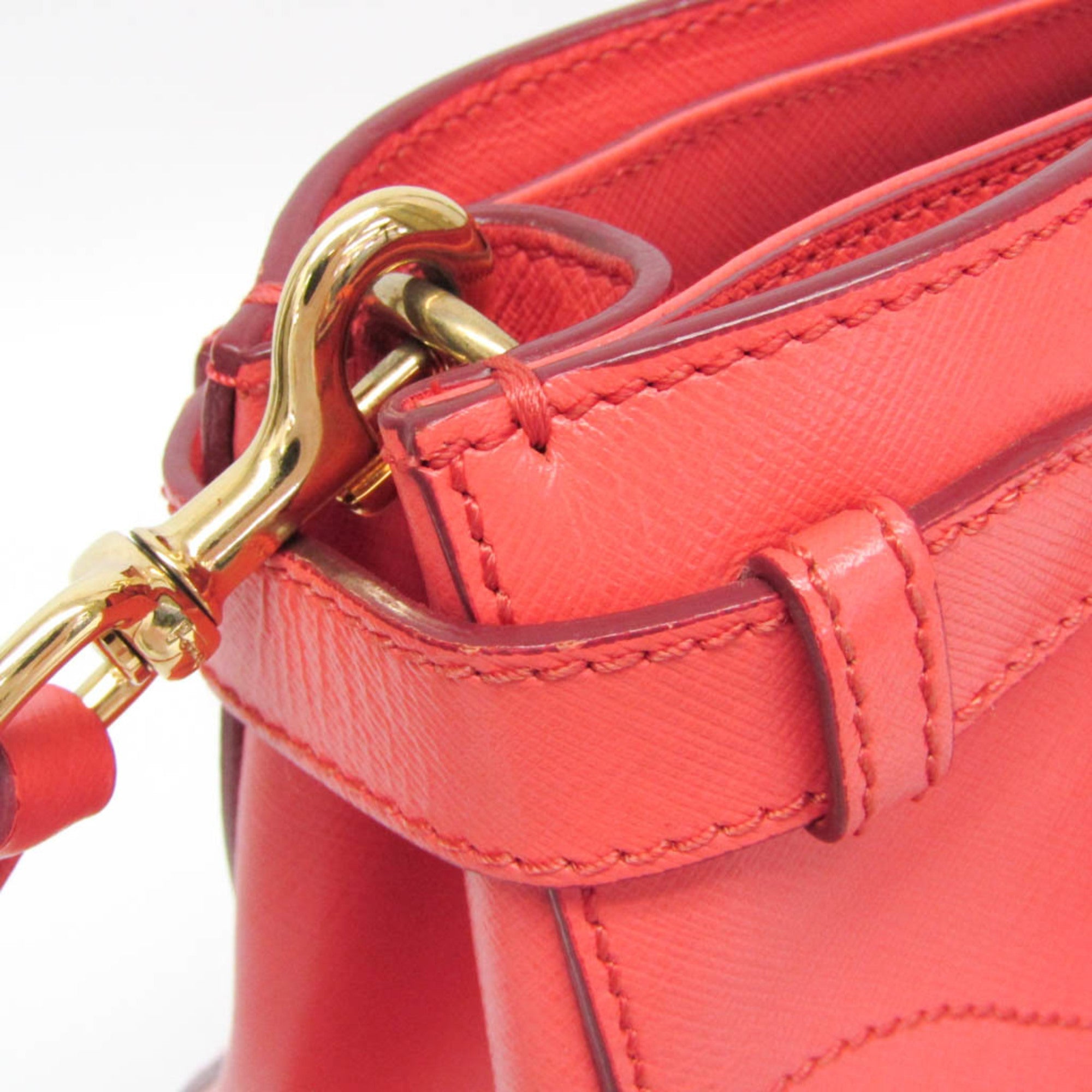 Salvatore Ferragamo Gancini · Leather