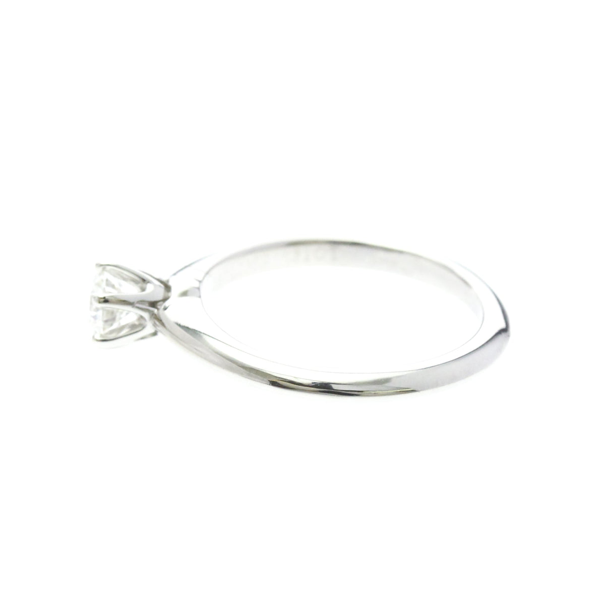 Tiffany Classic Solitaire · Platinum · Diamond