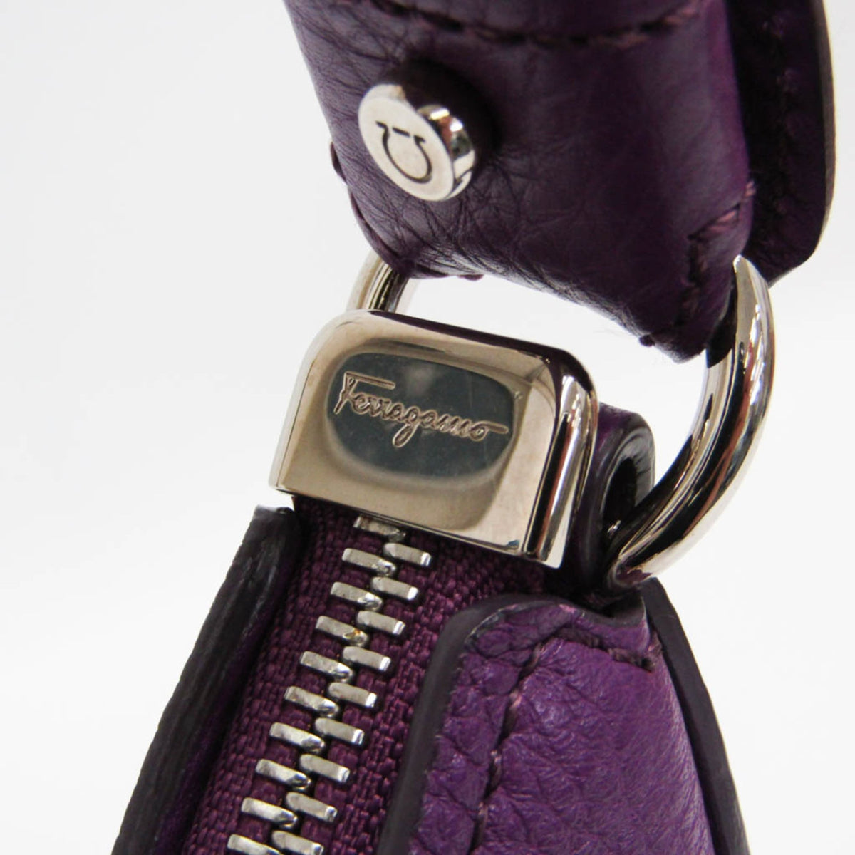Salvatore Ferragamo Gancini · Leather