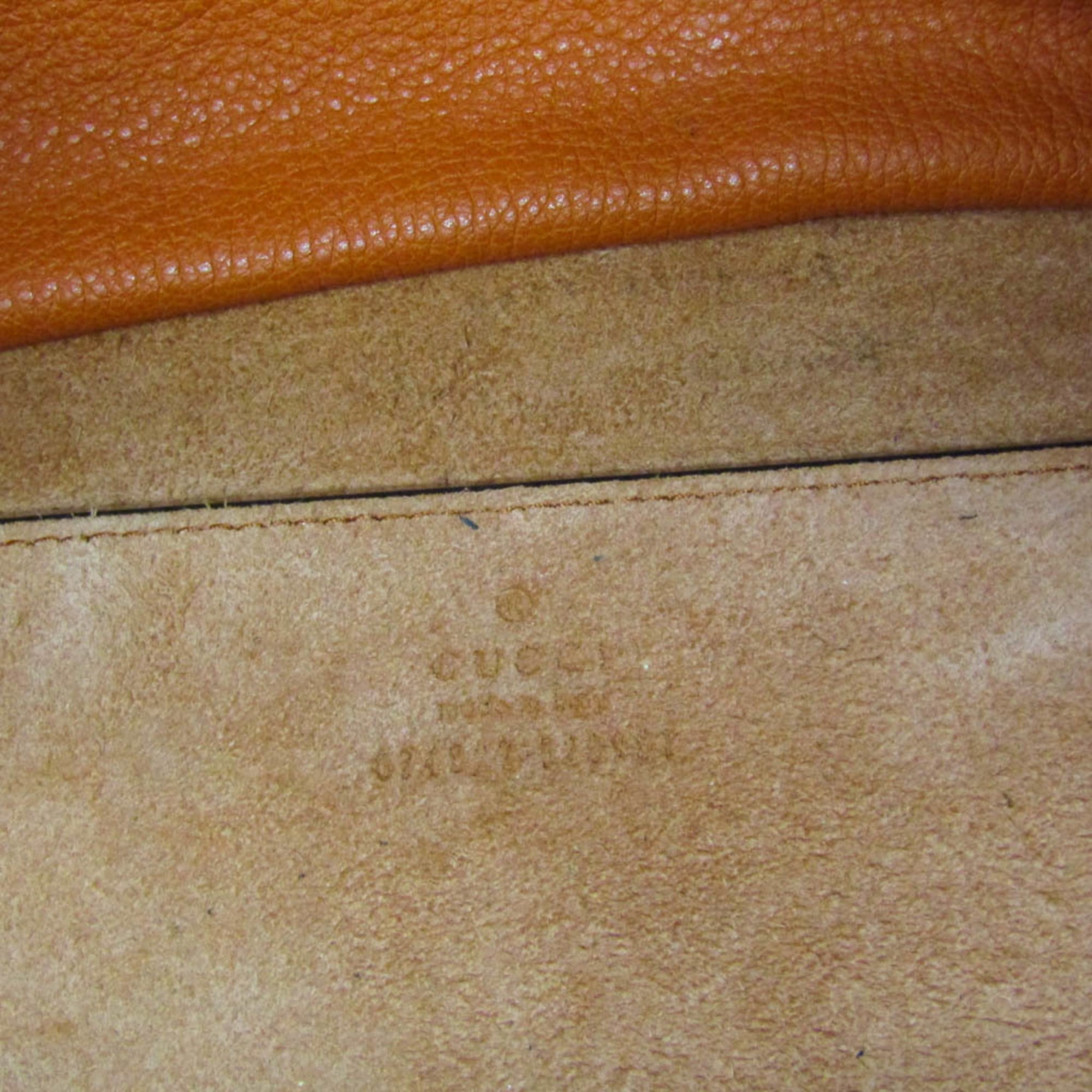 Gucci Logo Tote · Leather