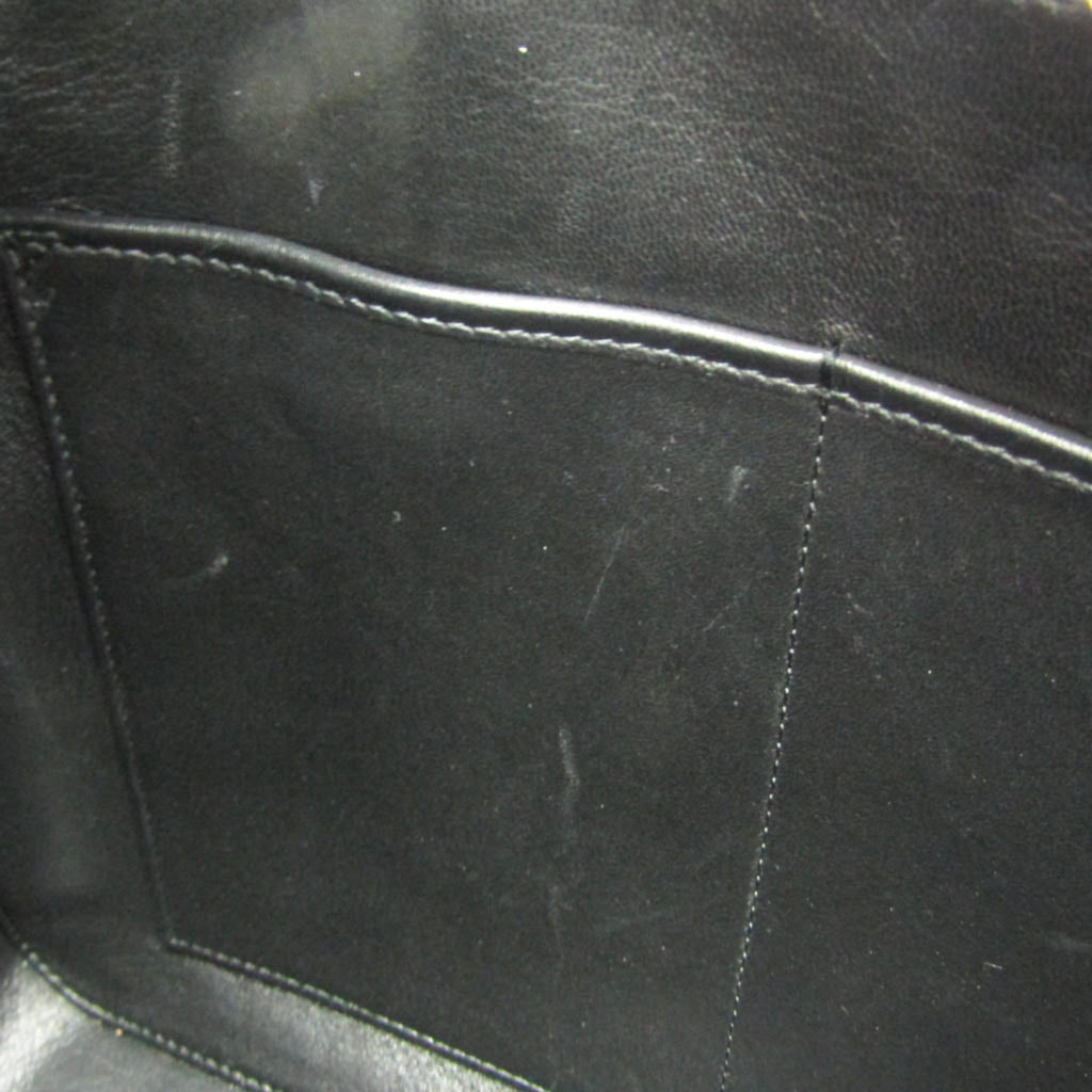 Valentino Garavani Lockstuds · Leather