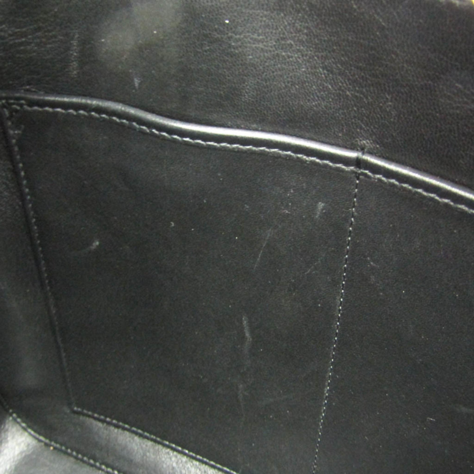 Valentino Garavani Lockstuds · Leather