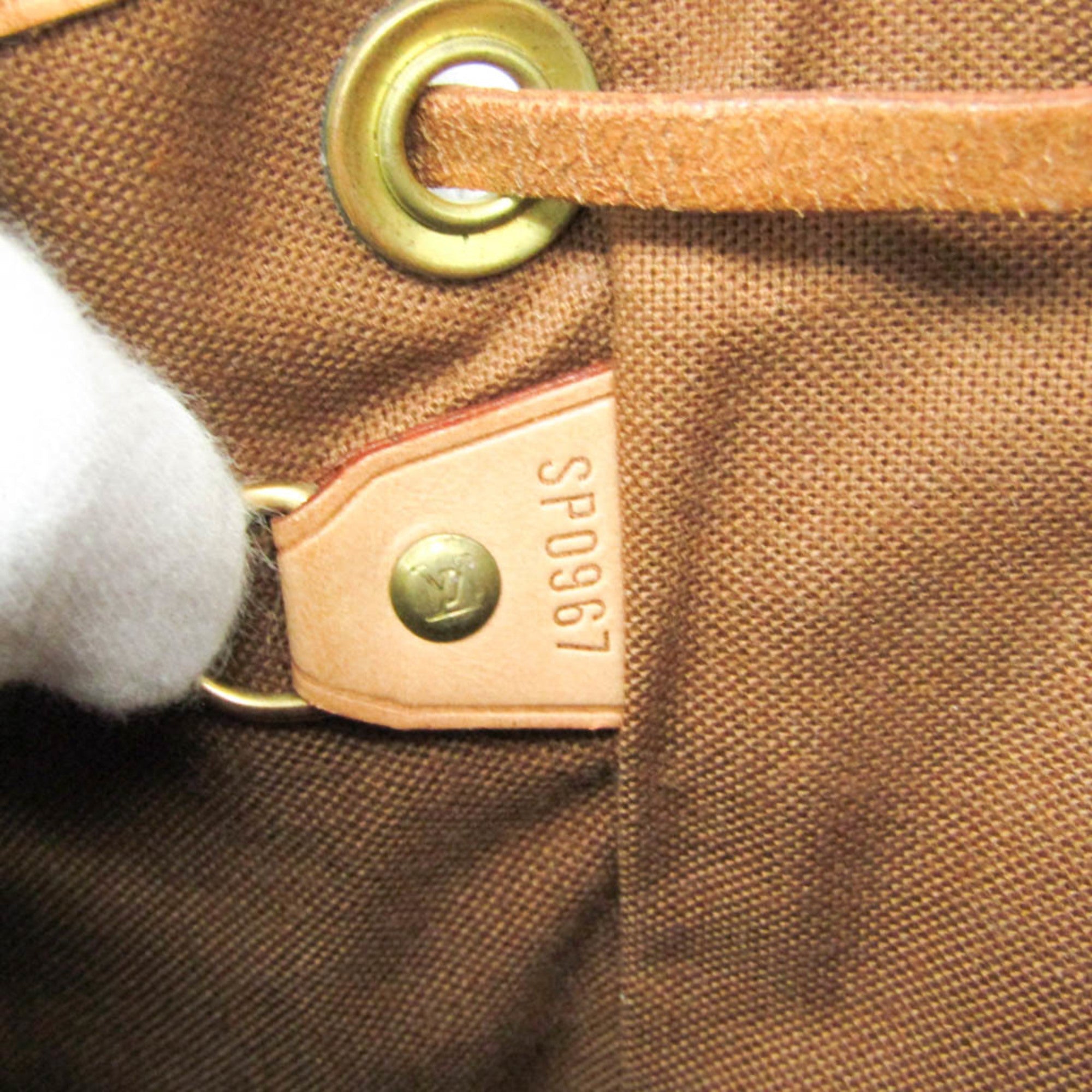 Louis Vuitton Mini Montsouris · Monogram