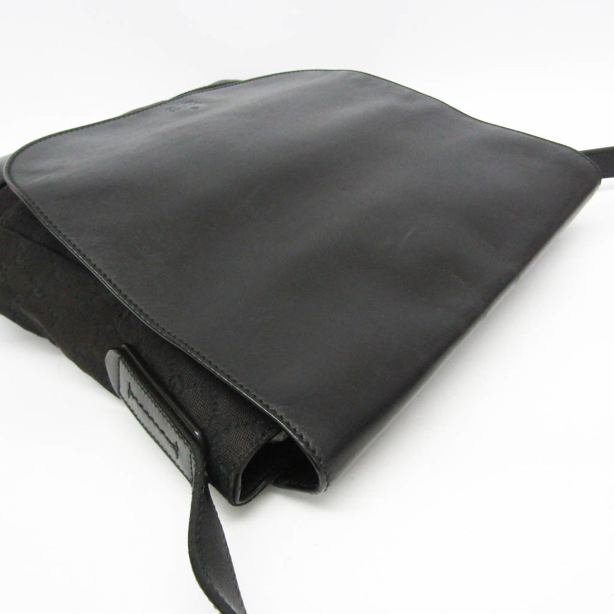 Gucci GG Canvas · Messenger Bag