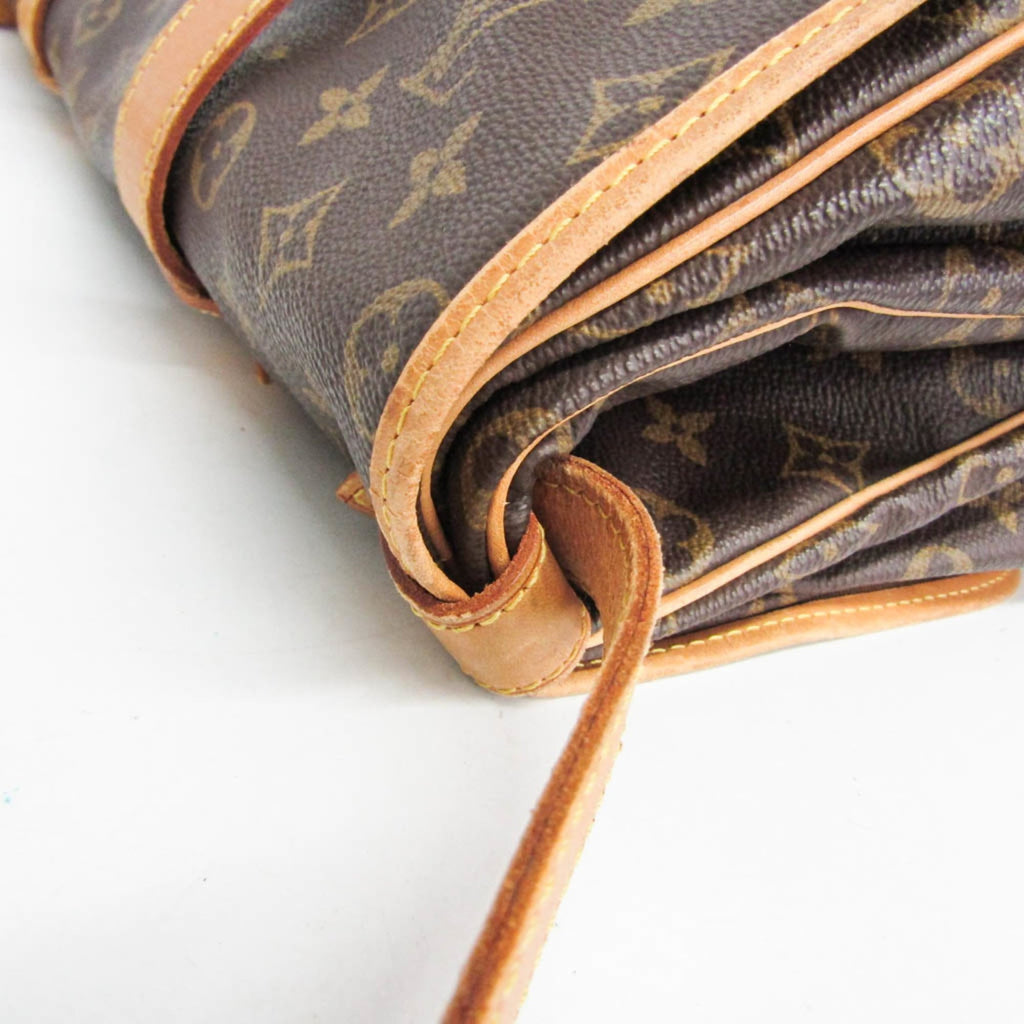 Louis Vuitton Saumur 43 · Monogram