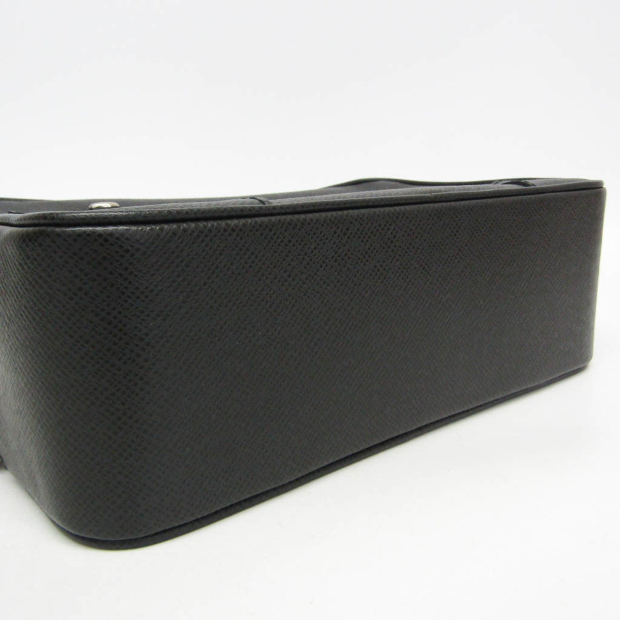 Louis Vuitton Taiga Pavel · Ardoise