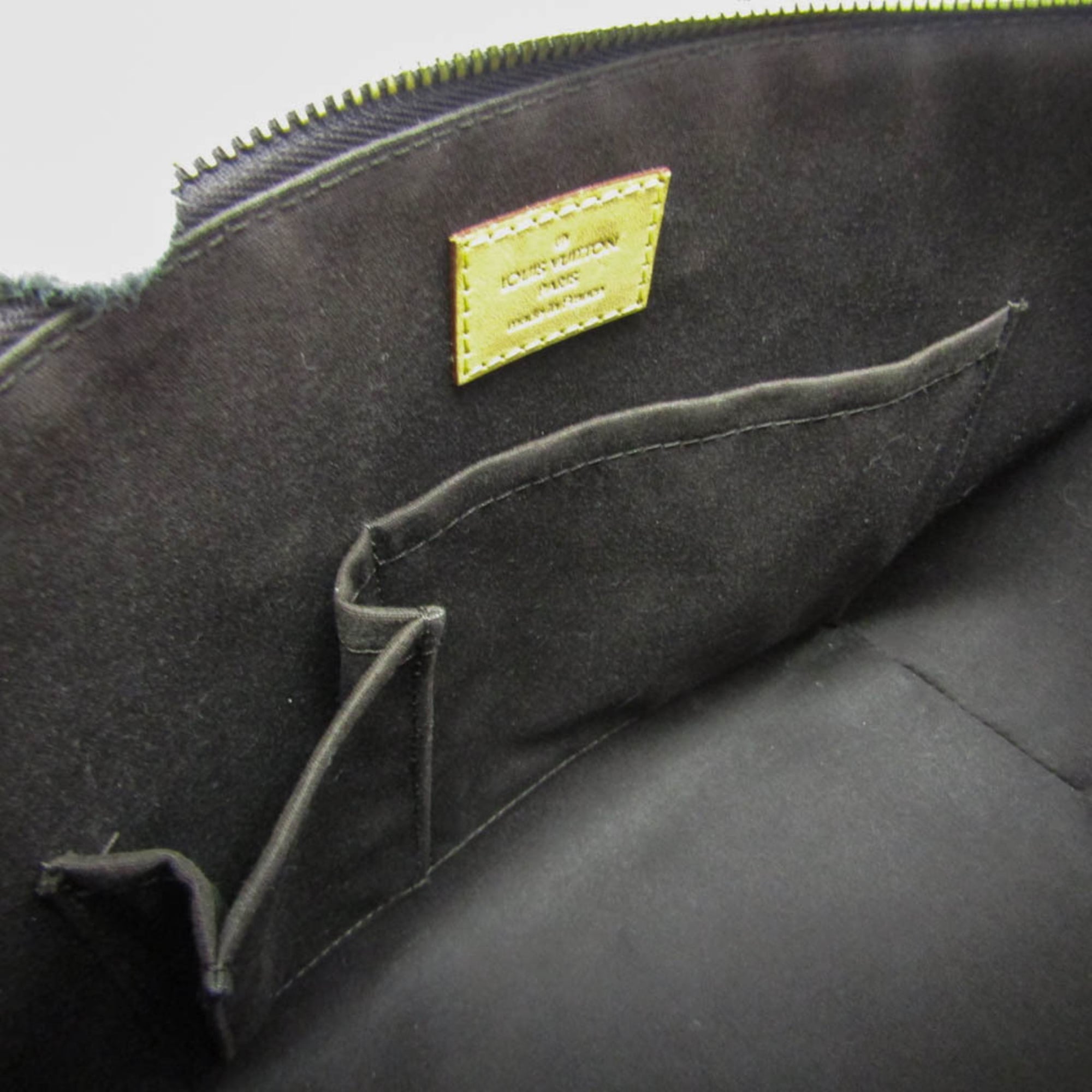 Louis Vuitton Bellevue PM · Vernis Amarante