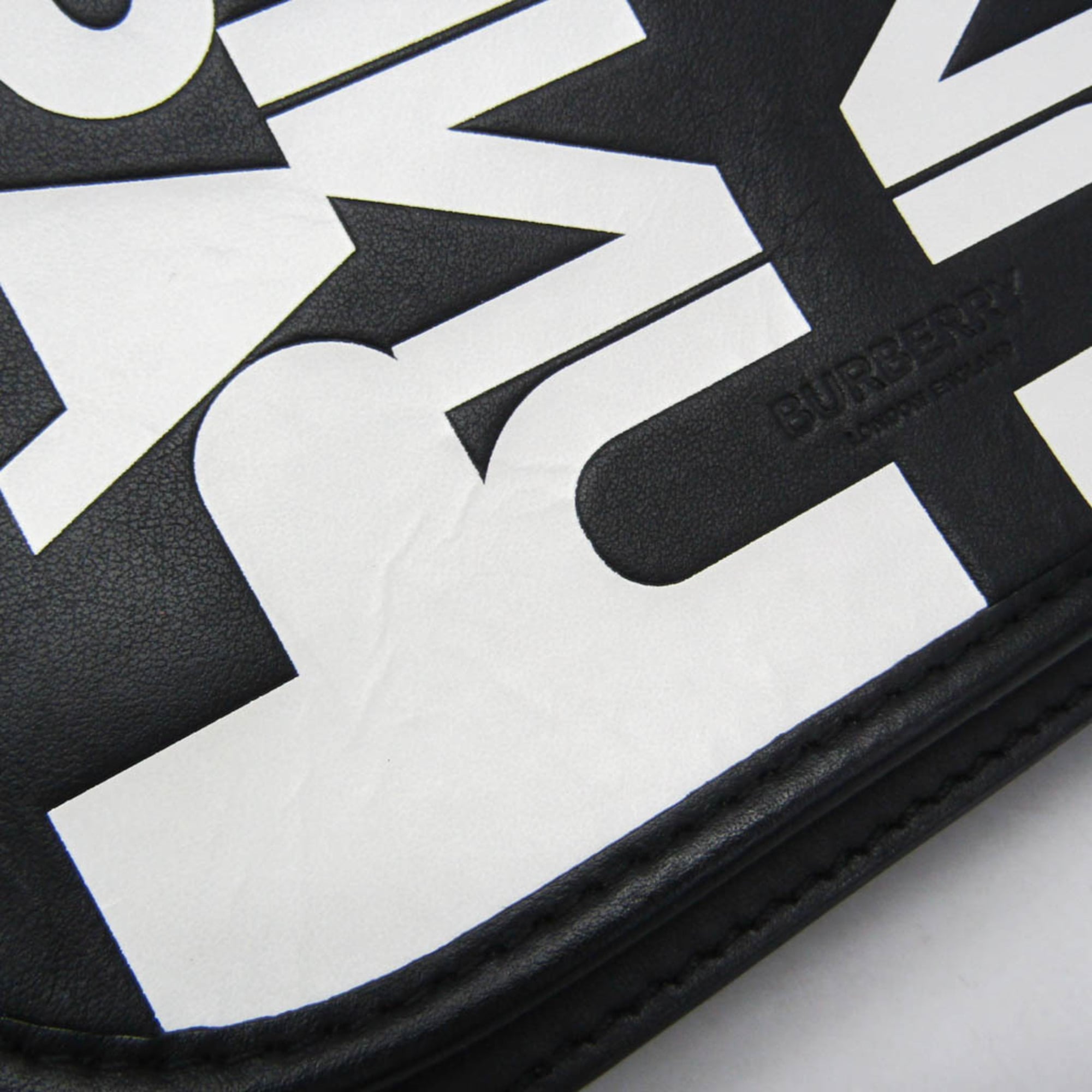 Burberry Universal Passport · Leather