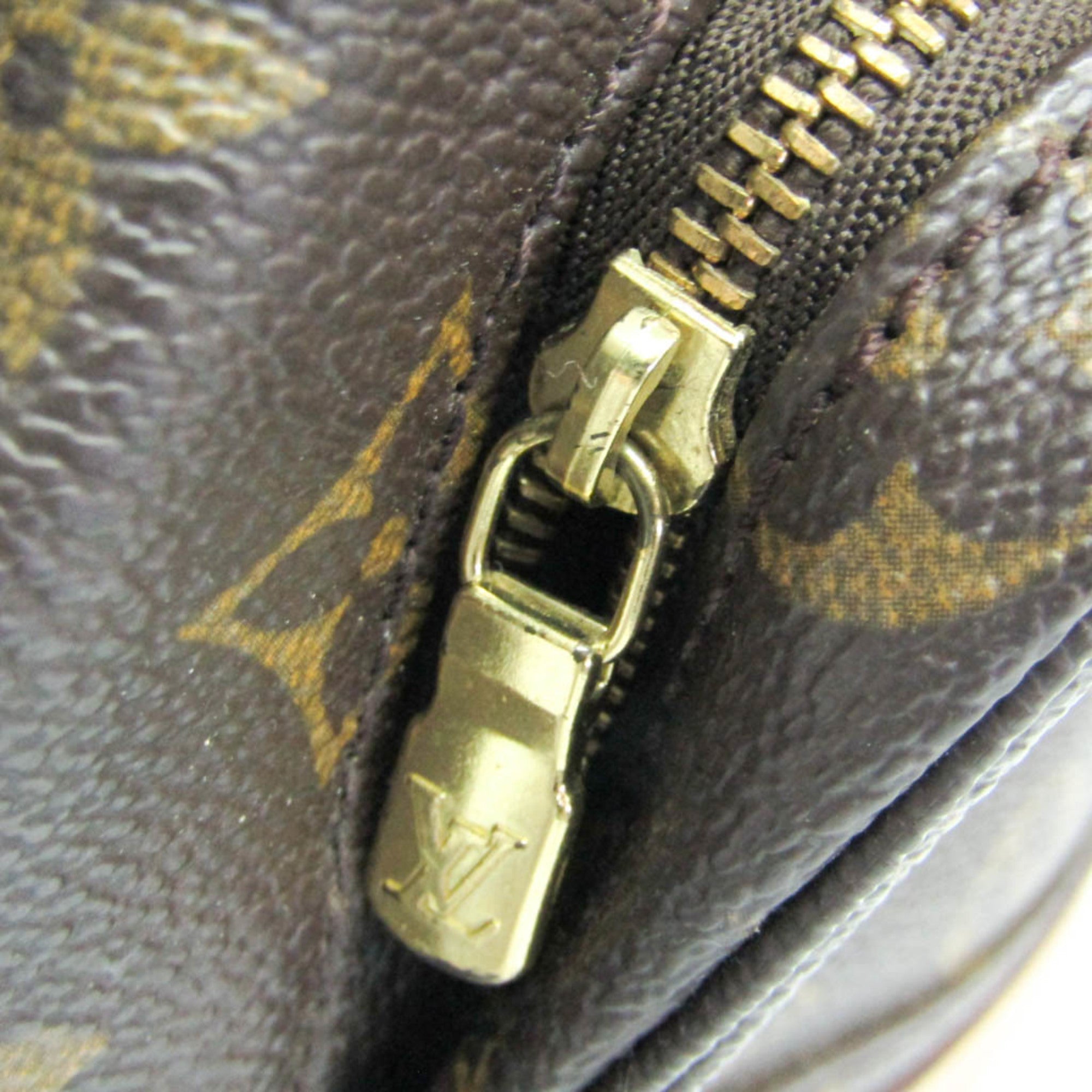 Louis Vuitton Montsouris MM · Monogram