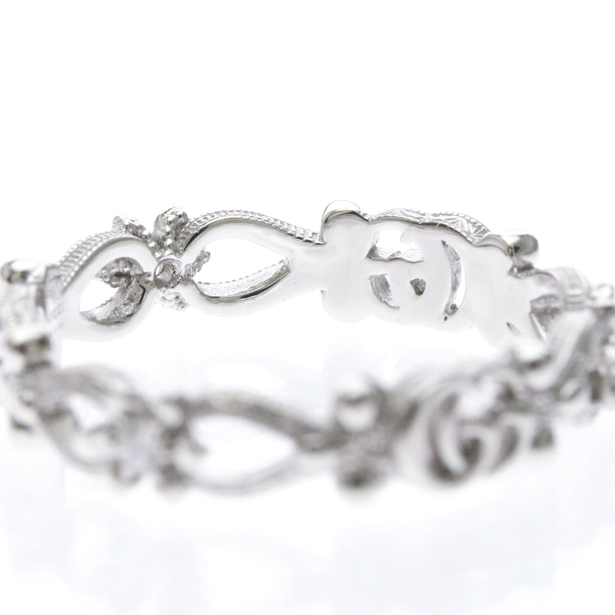 Gucci Flora Diamond · 18K White Gold