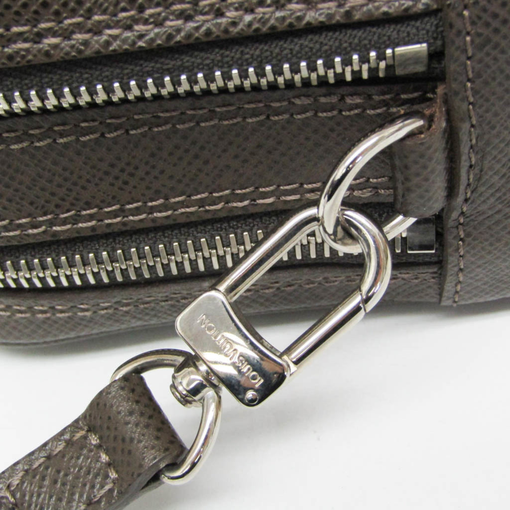 Louis Vuitton Taiga Pavel · Grizzly