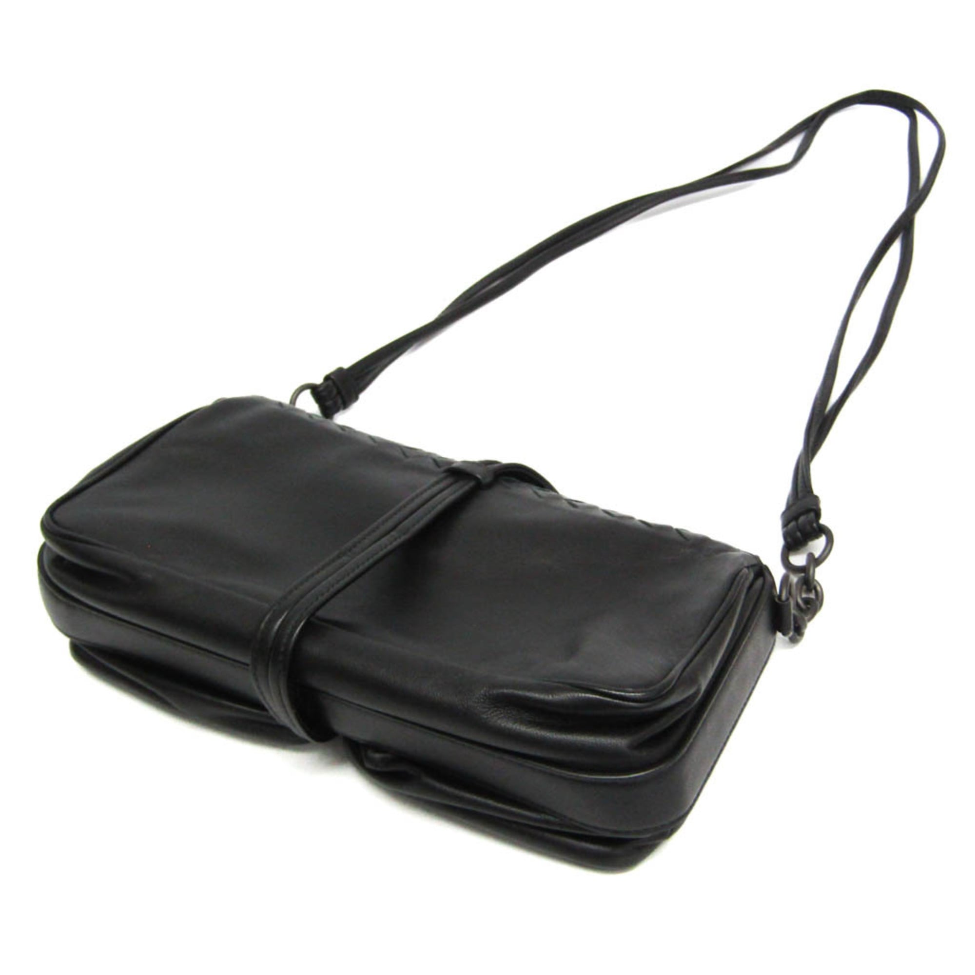 Bottega Veneta Intrecciato · Leather