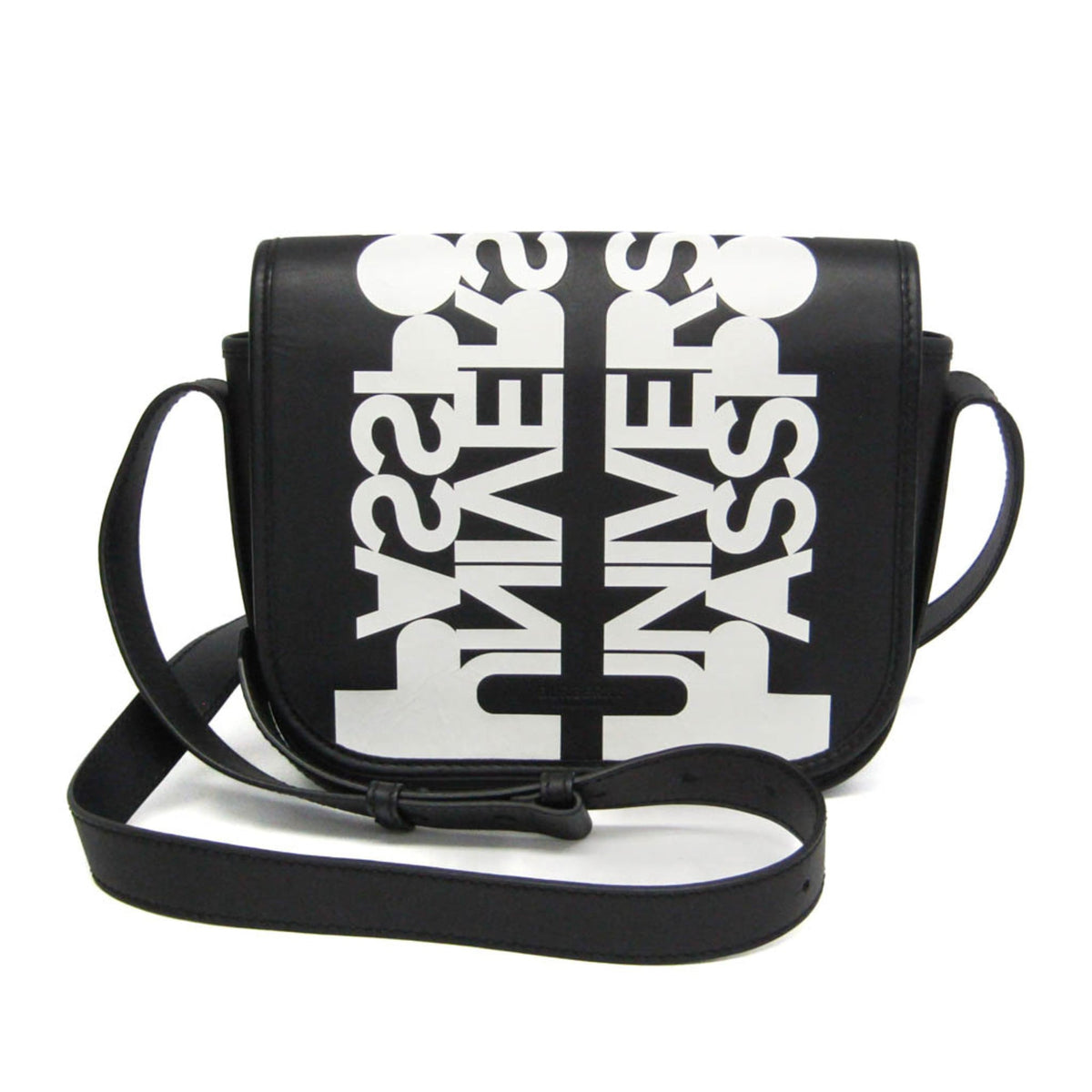 Burberry Universal Passport · Leather