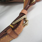 Louis Vuitton Montsouris MM · Monogram