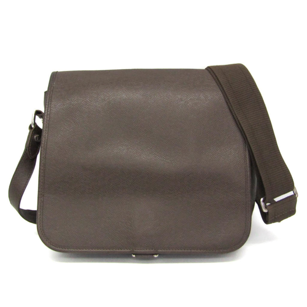 Louis Vuitton Taiga Andrei · Messenger