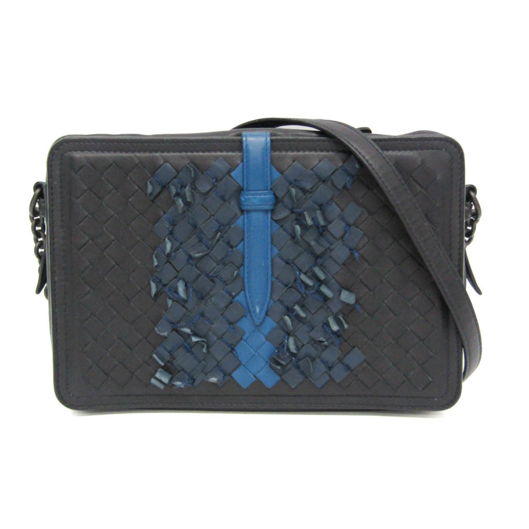 Bottega Veneta Intrecciato · Leather