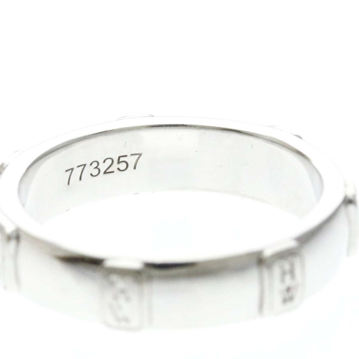 Harry Winston HW Logo · Diamond · 18K White Gold