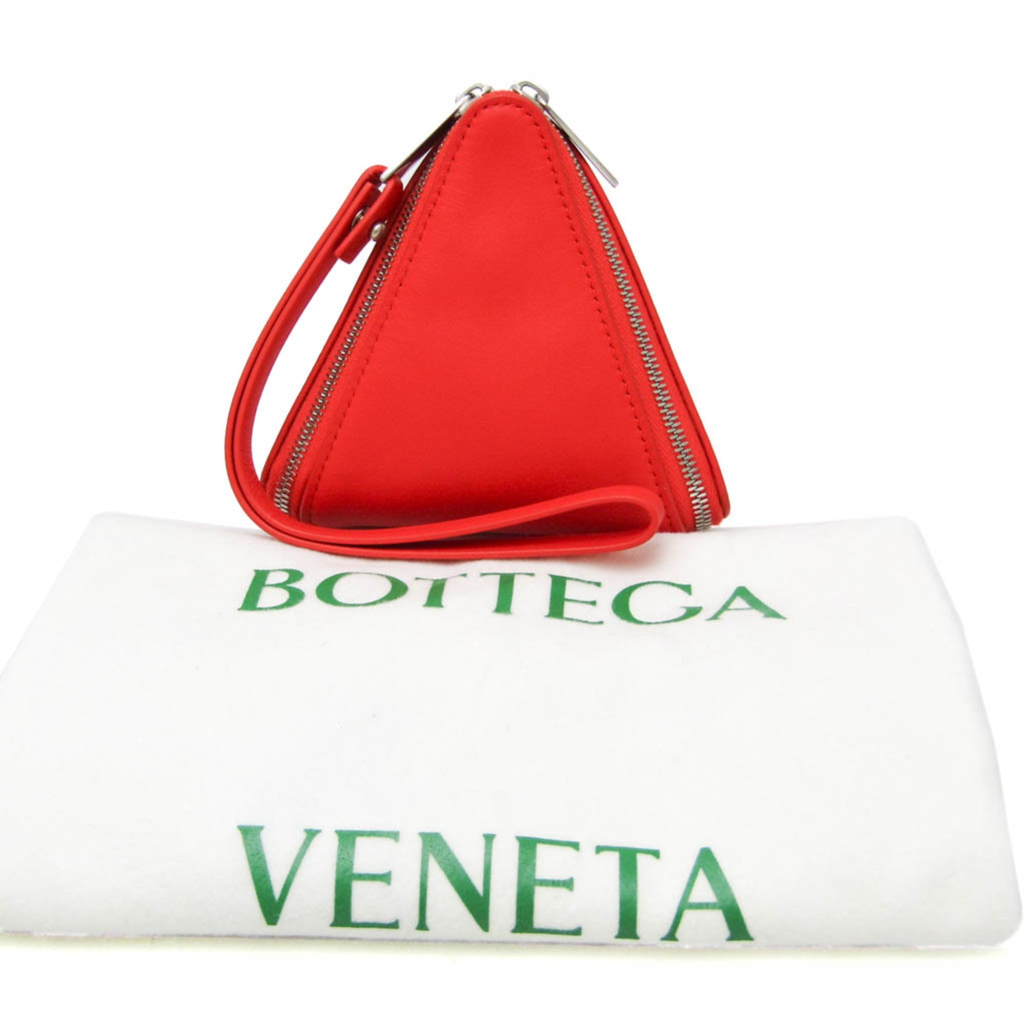 Bottega Veneta Intrecciato Pyramid · Leather