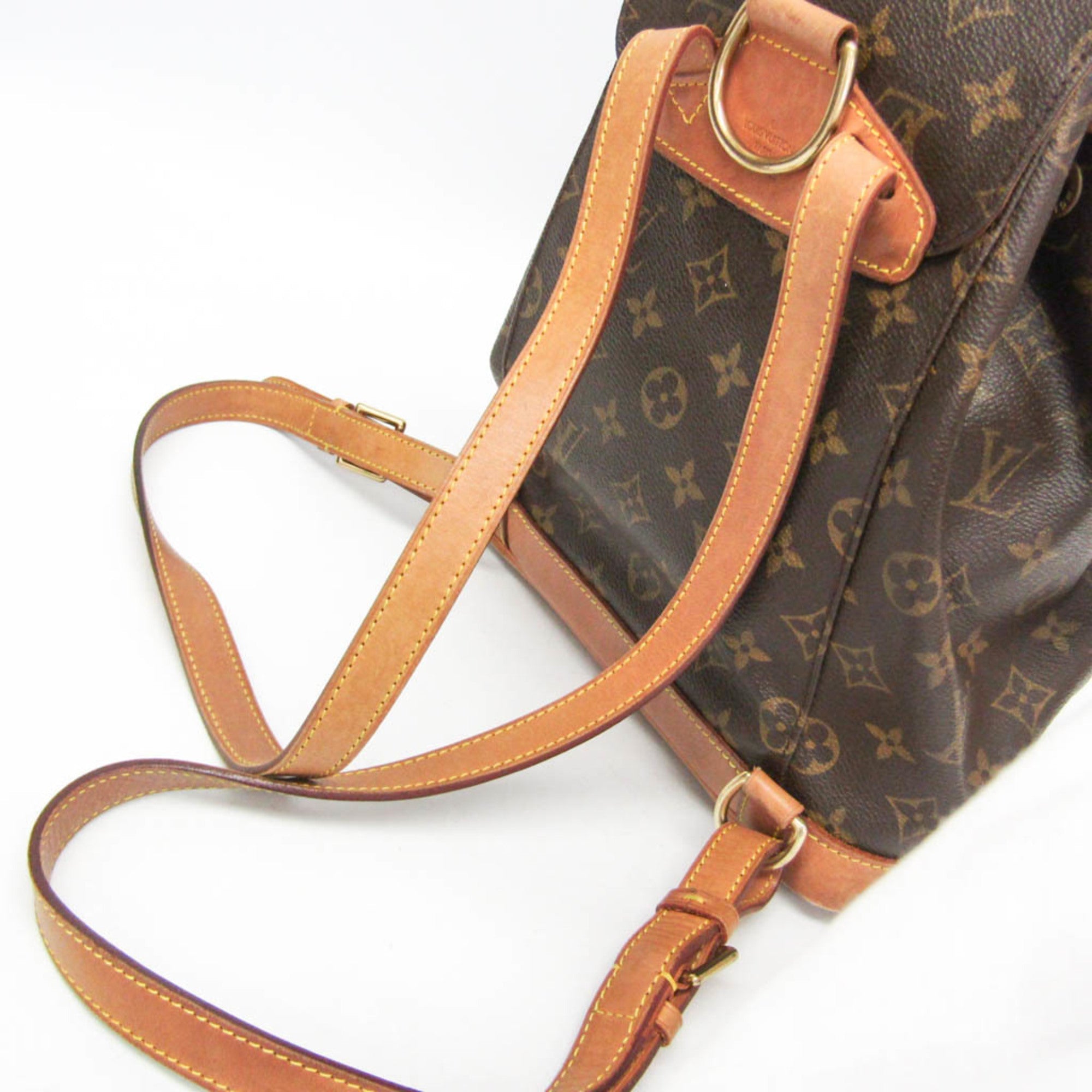 Louis Vuitton Montsouris MM · Monogram