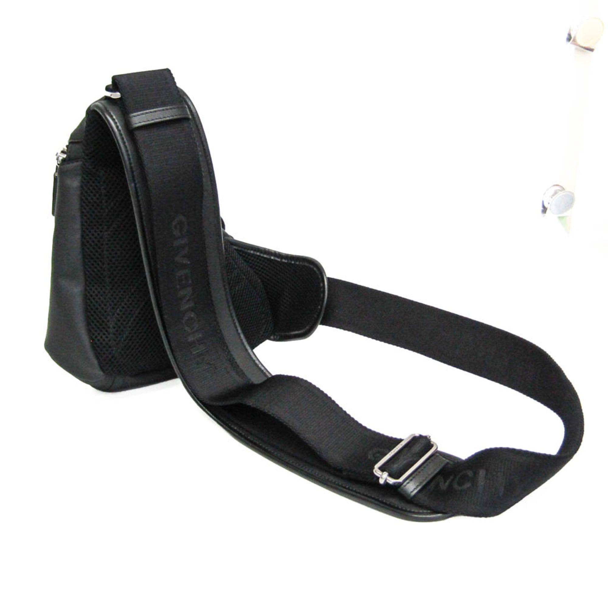 Givenchy G-Zip Triangle · Sling Bag