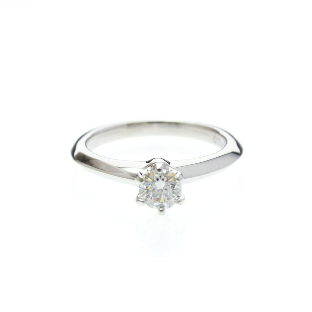 Tiffany Solitaire Diamond · Platinum