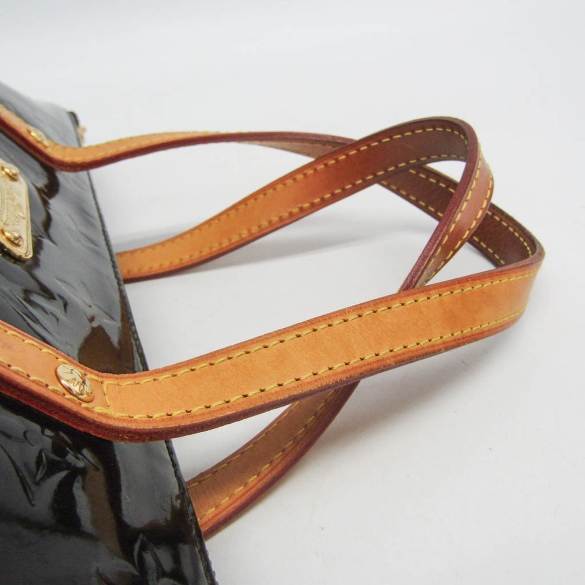 Louis Vuitton Bellevue PM · Vernis Amarante