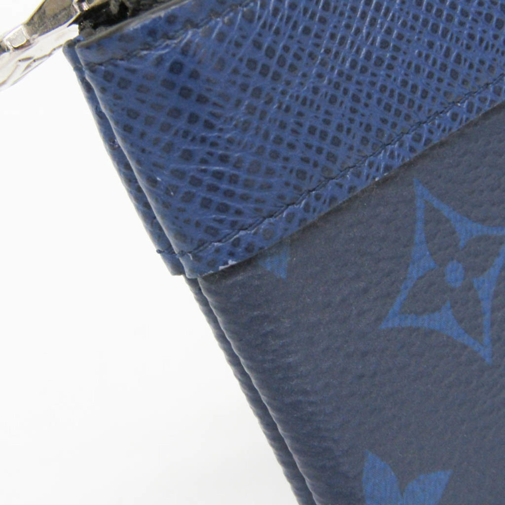 Louis Vuitton Taiga · Pochette Discovery PM