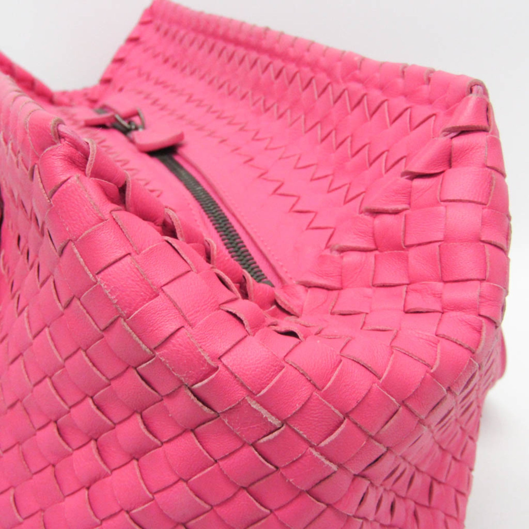 Bottega Veneta Intrecciato · Boston Bag