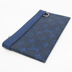 Louis Vuitton Taiga · Pochette Discovery PM