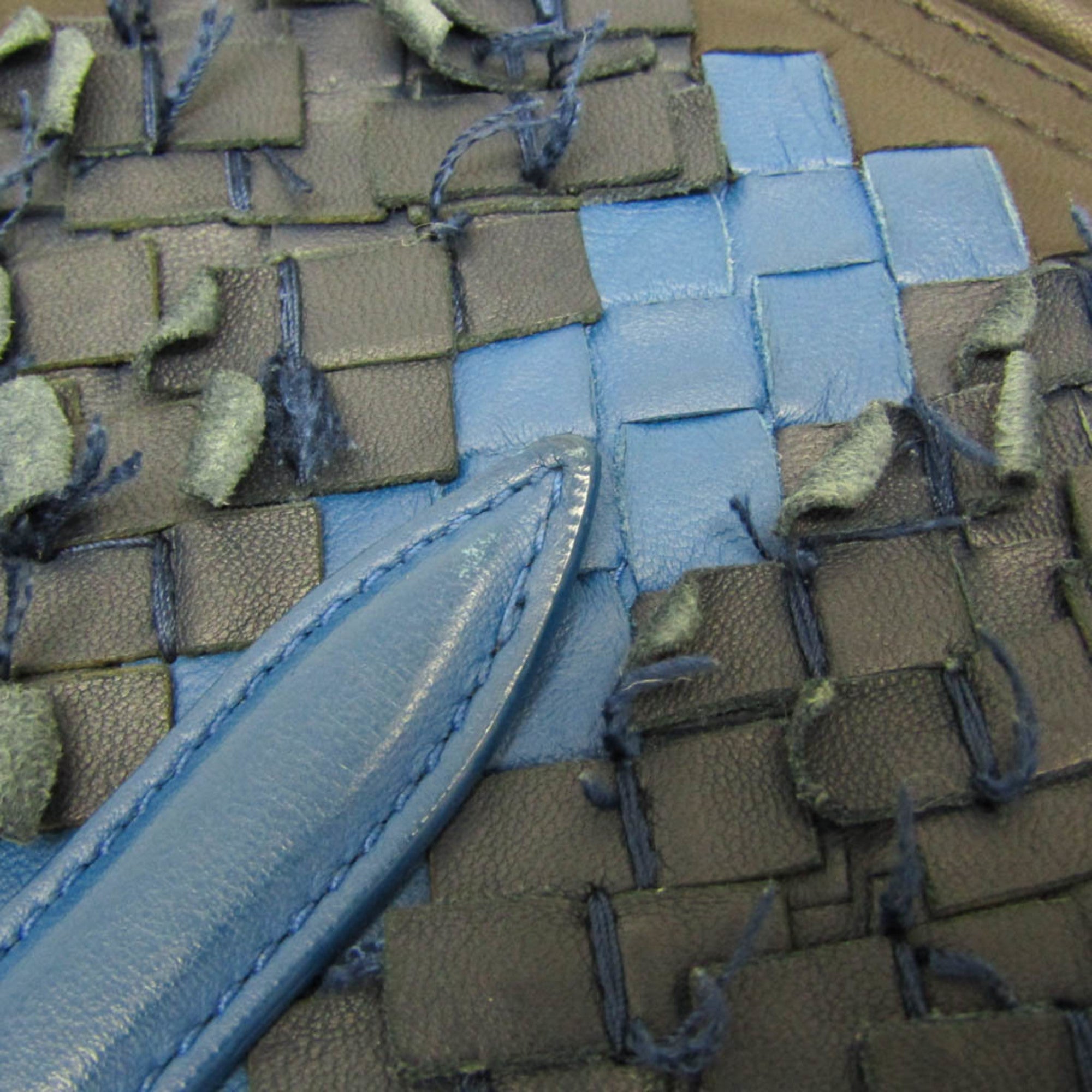 Bottega Veneta Intrecciato · Leather