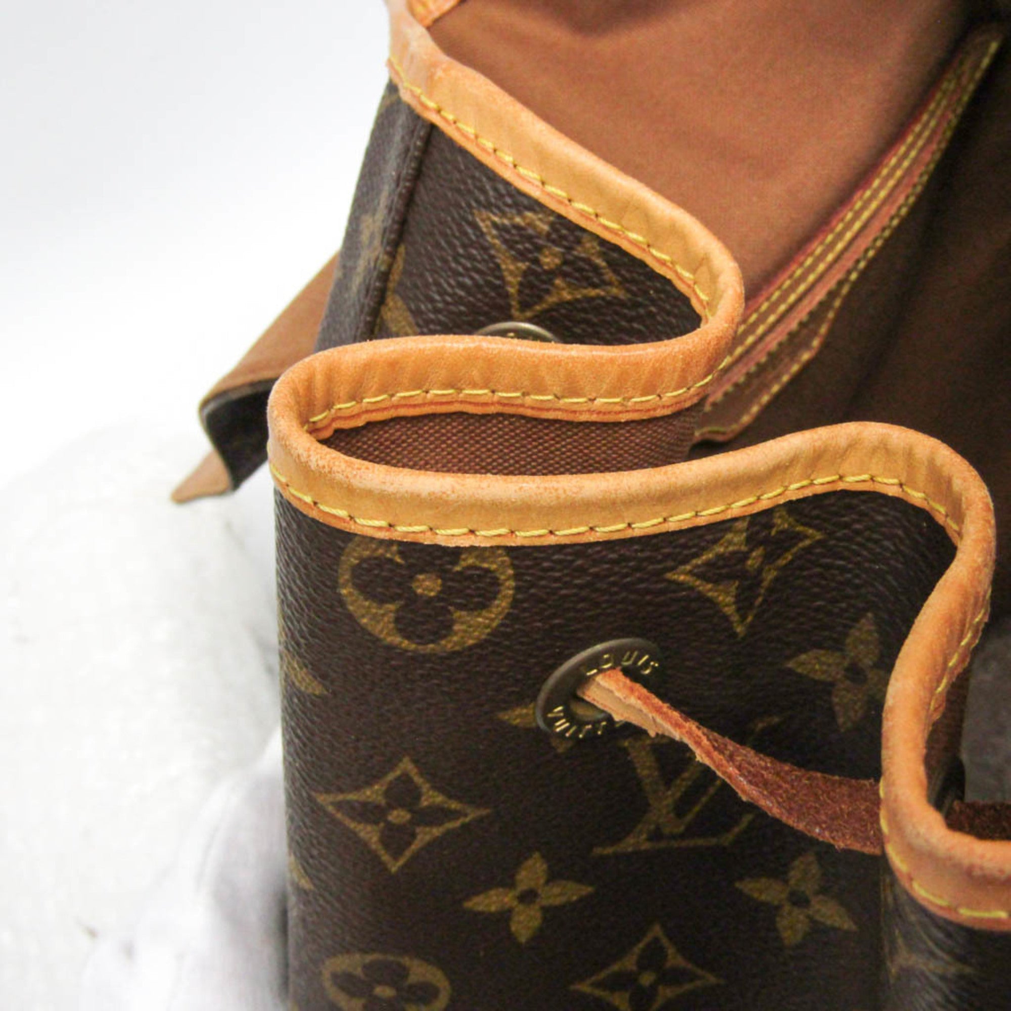Louis Vuitton Montsouris GM · Monogram