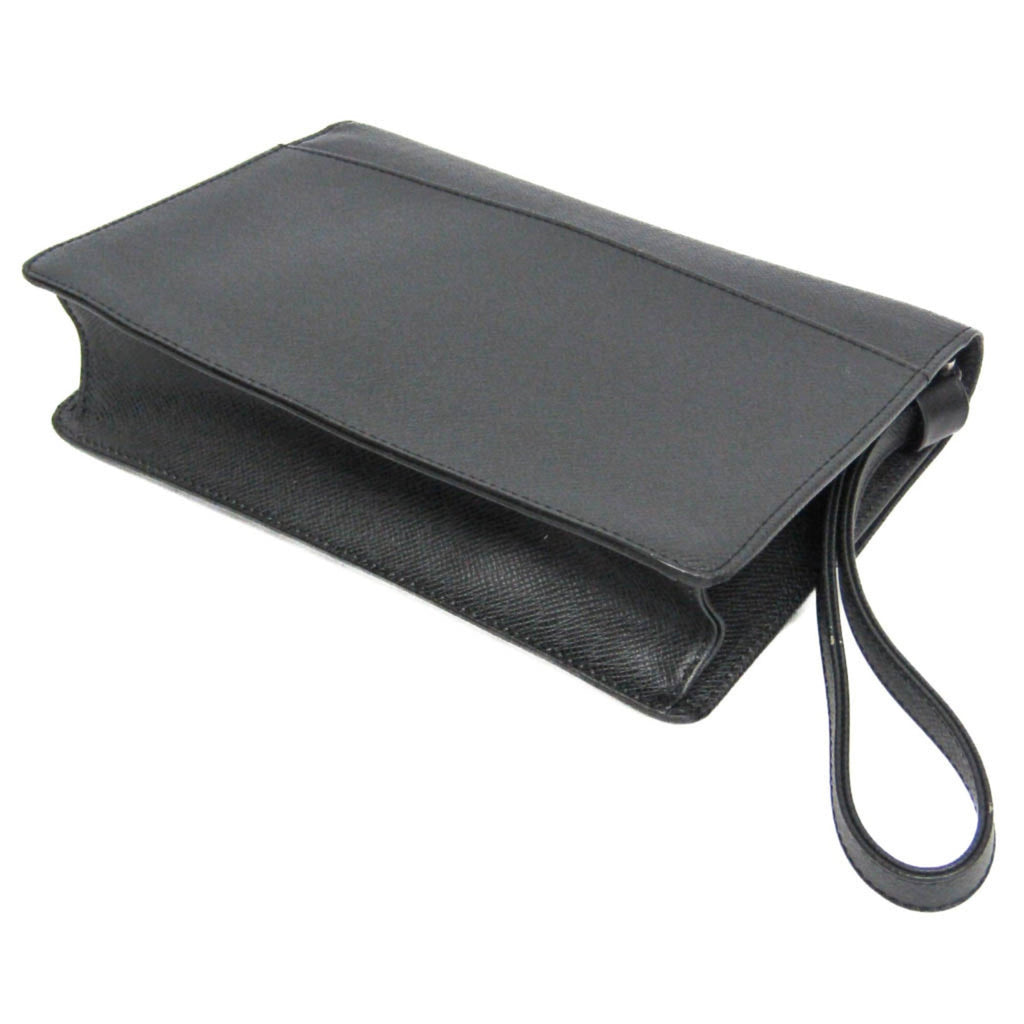 Louis Vuitton Taiga Selenga · Clutch