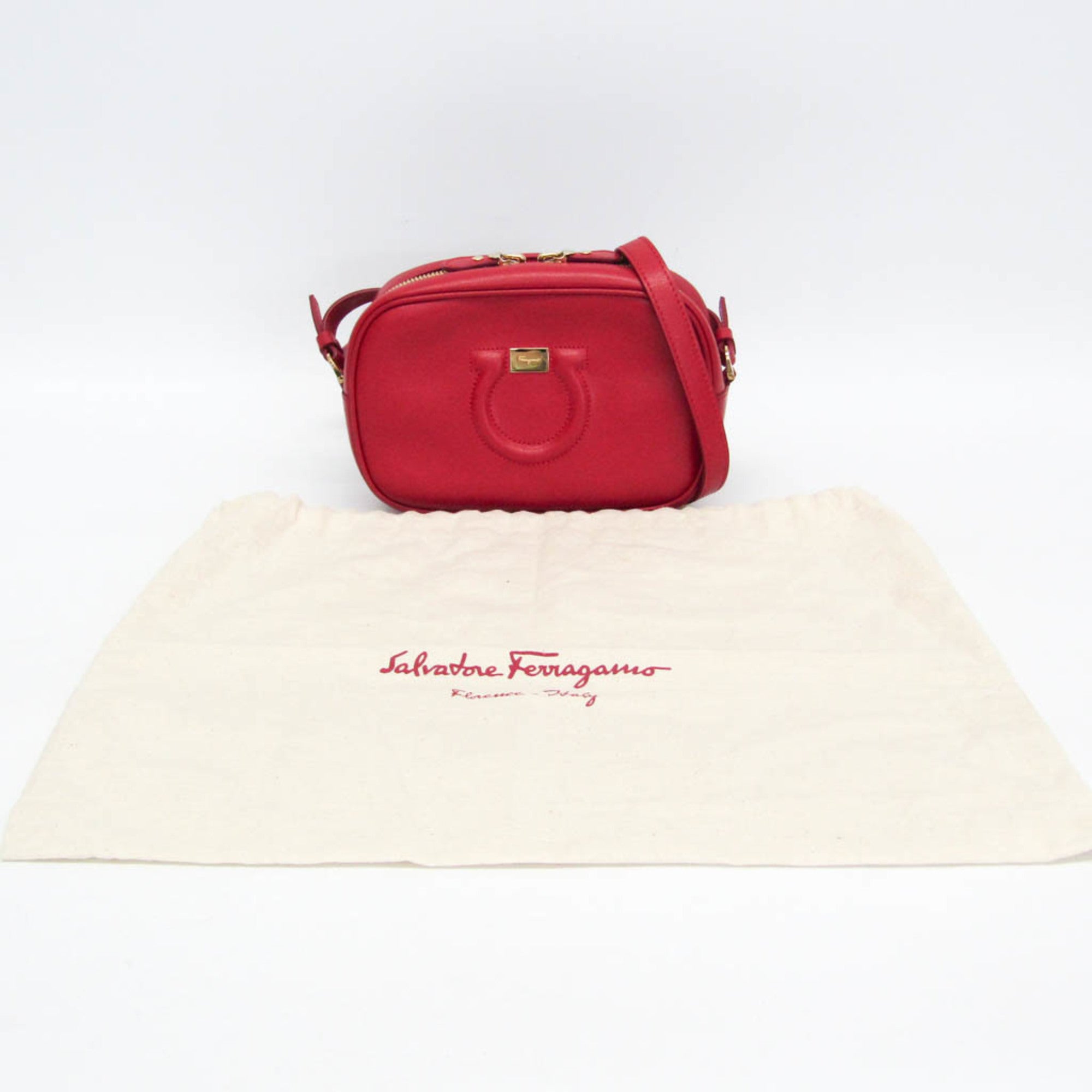 Salvatore Ferragamo Gancini · Leather
